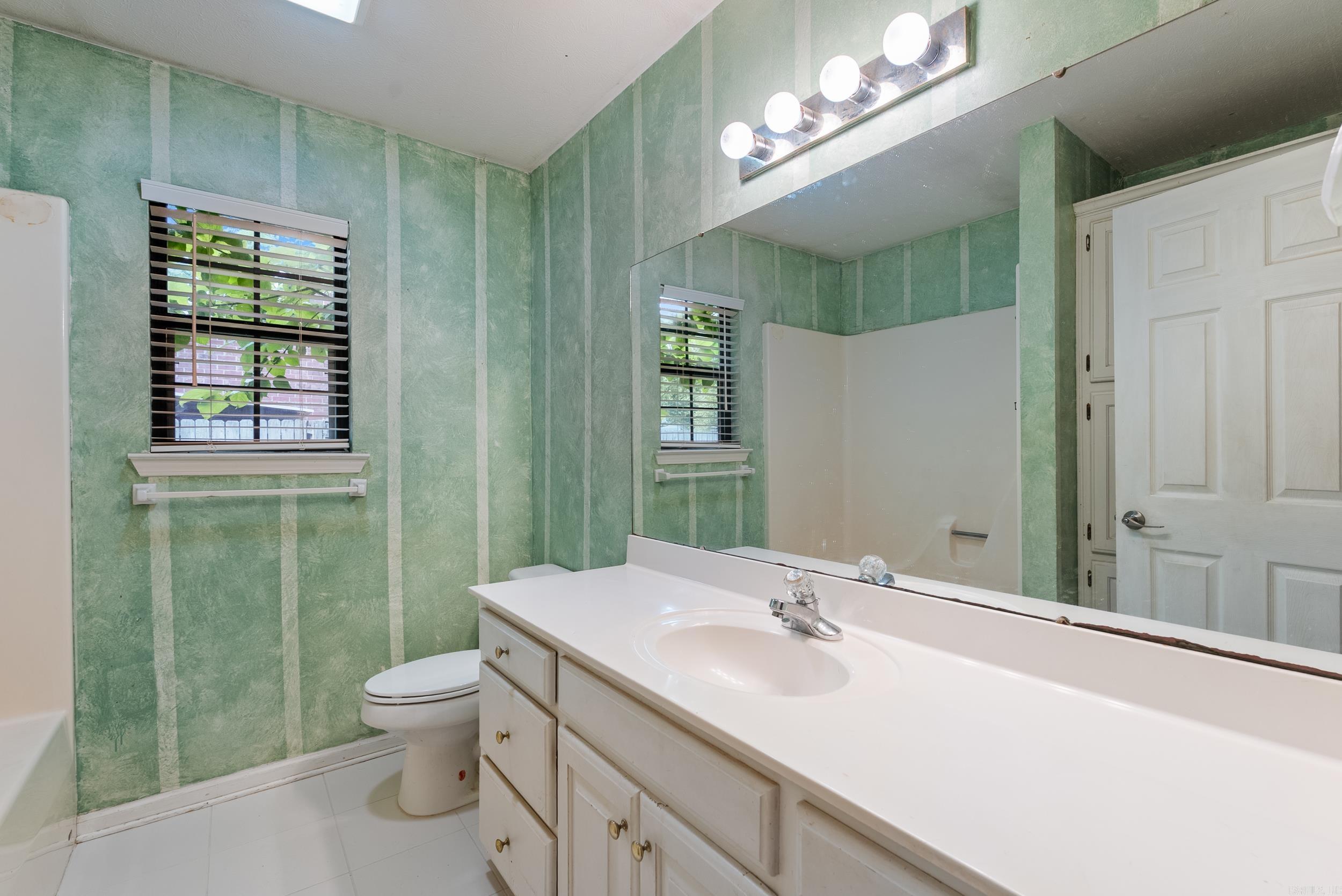 53 E Main  Greenbrier, AR