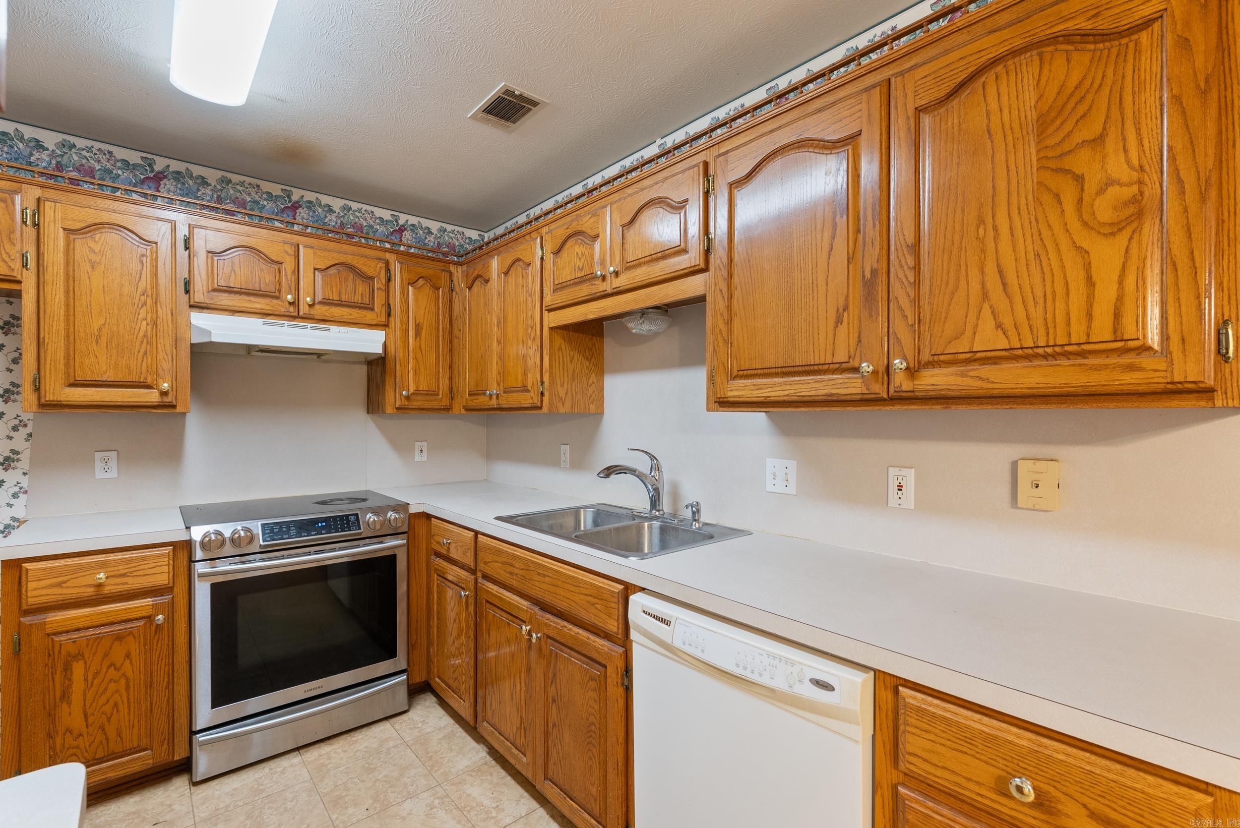 53 E Main  Greenbrier, AR