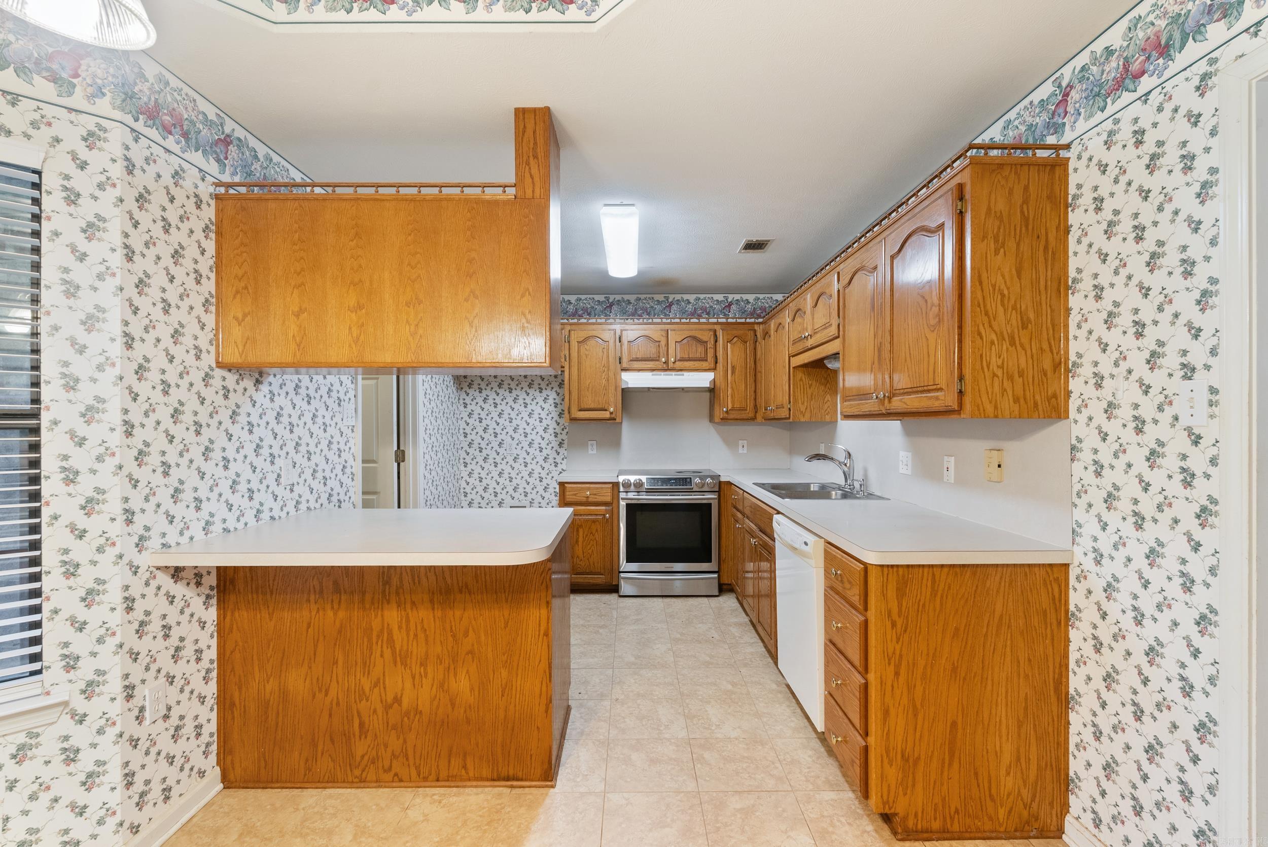 53 E Main  Greenbrier, AR