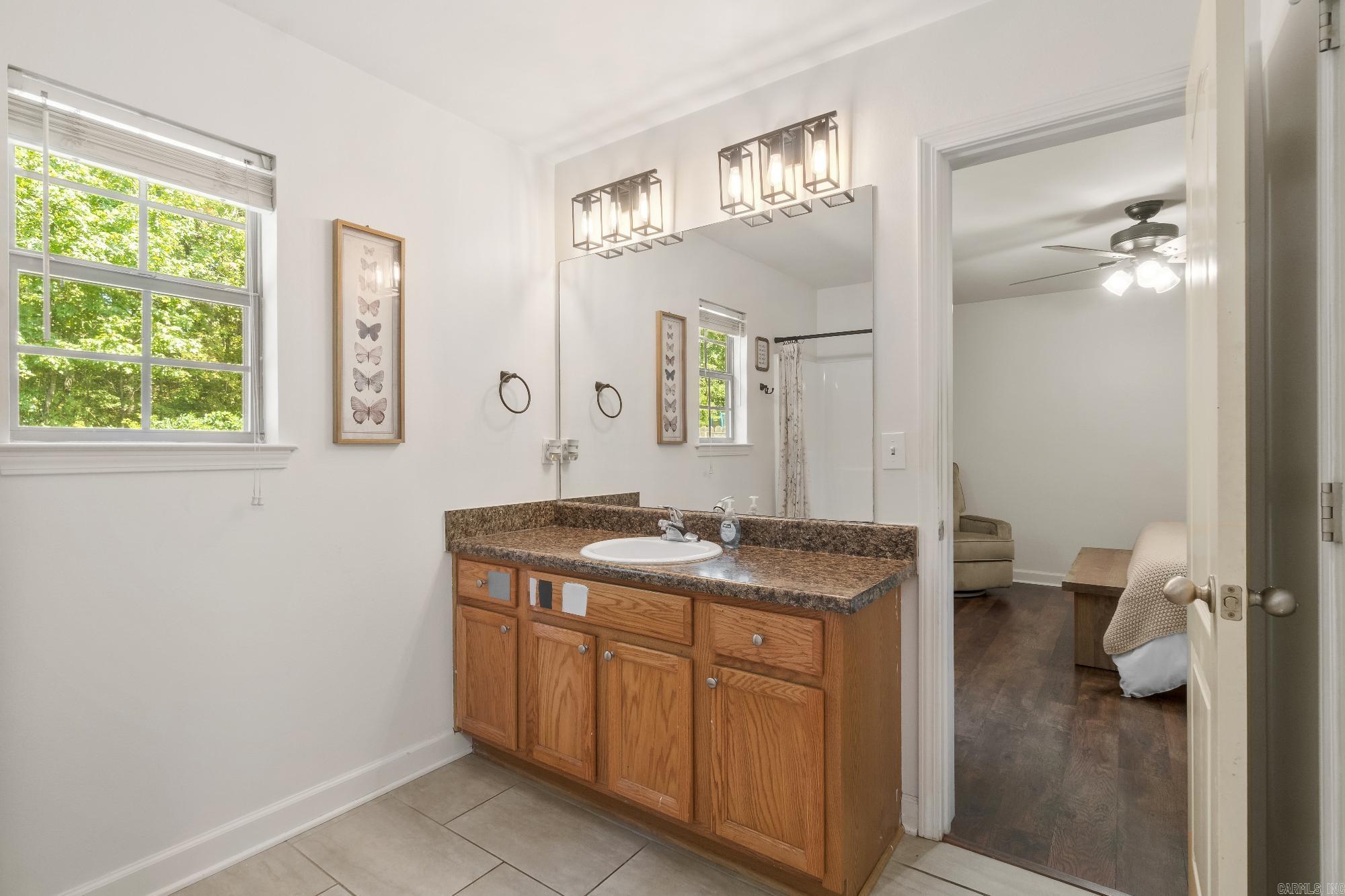347 Meadow Creek Dr  Benton, AR
