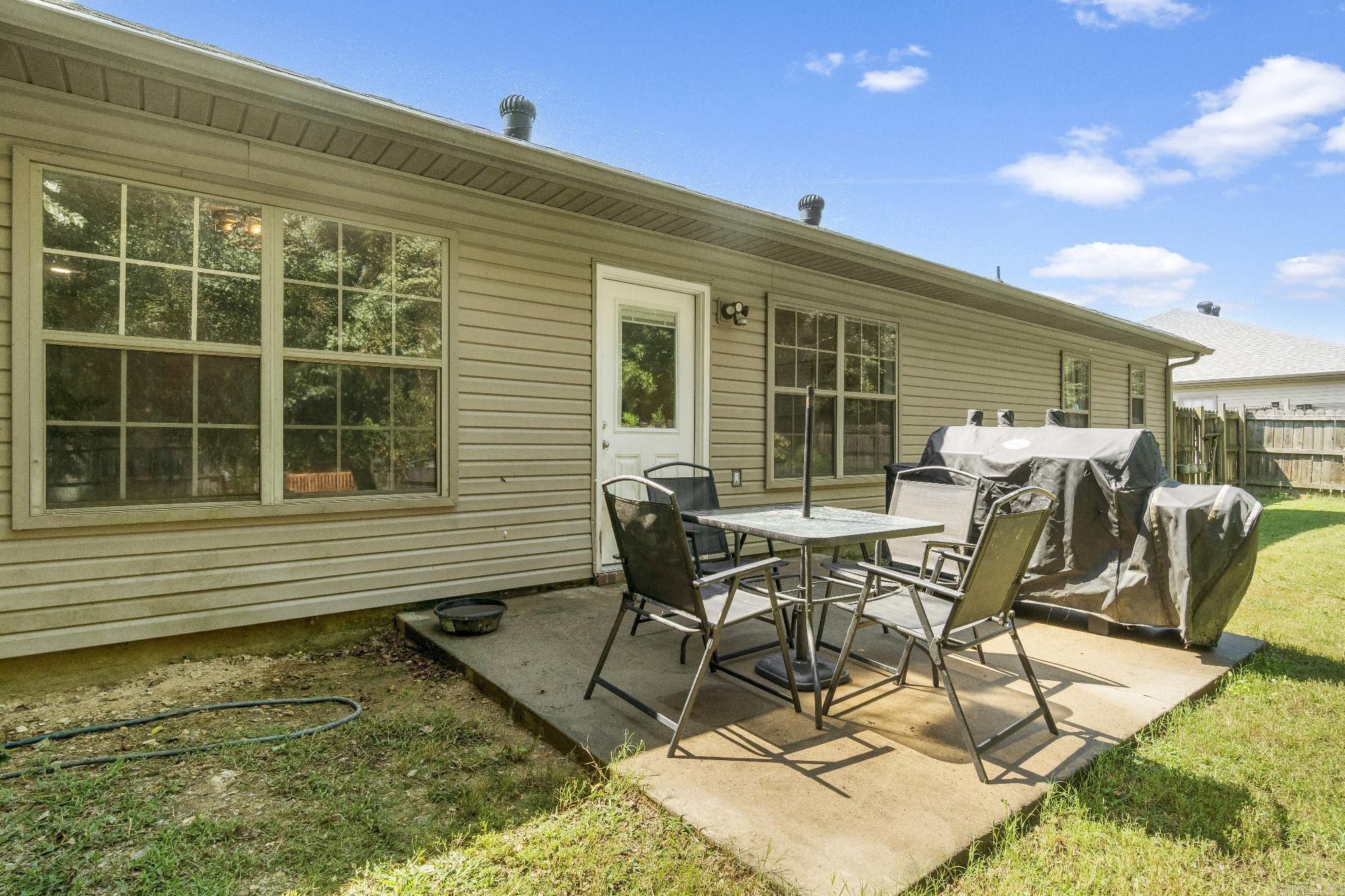 347 Meadow Creek Dr  Benton, AR