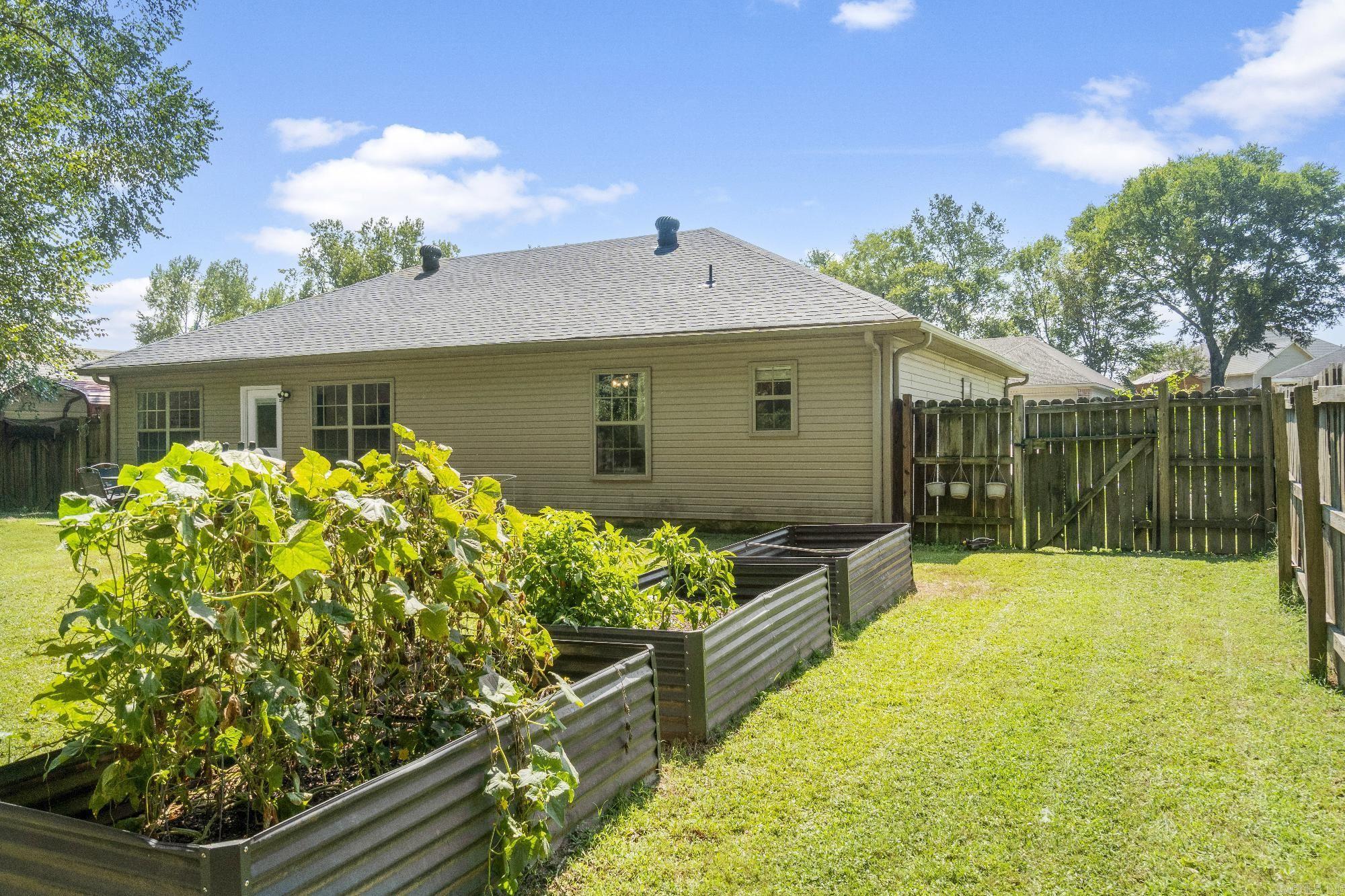 347 Meadow Creek Dr  Benton, AR
