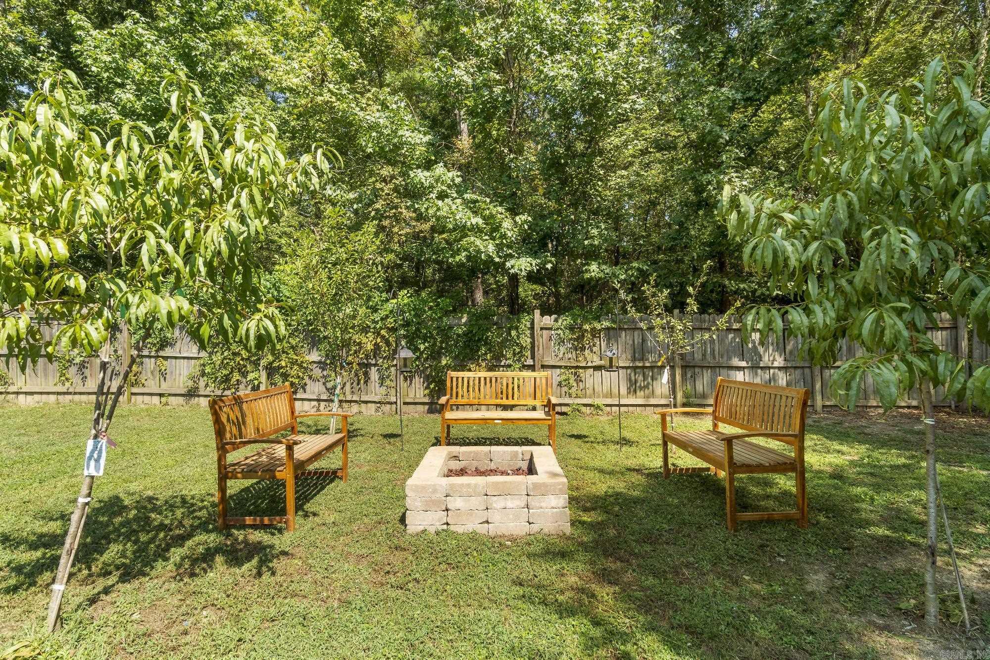 347 Meadow Creek Dr  Benton, AR