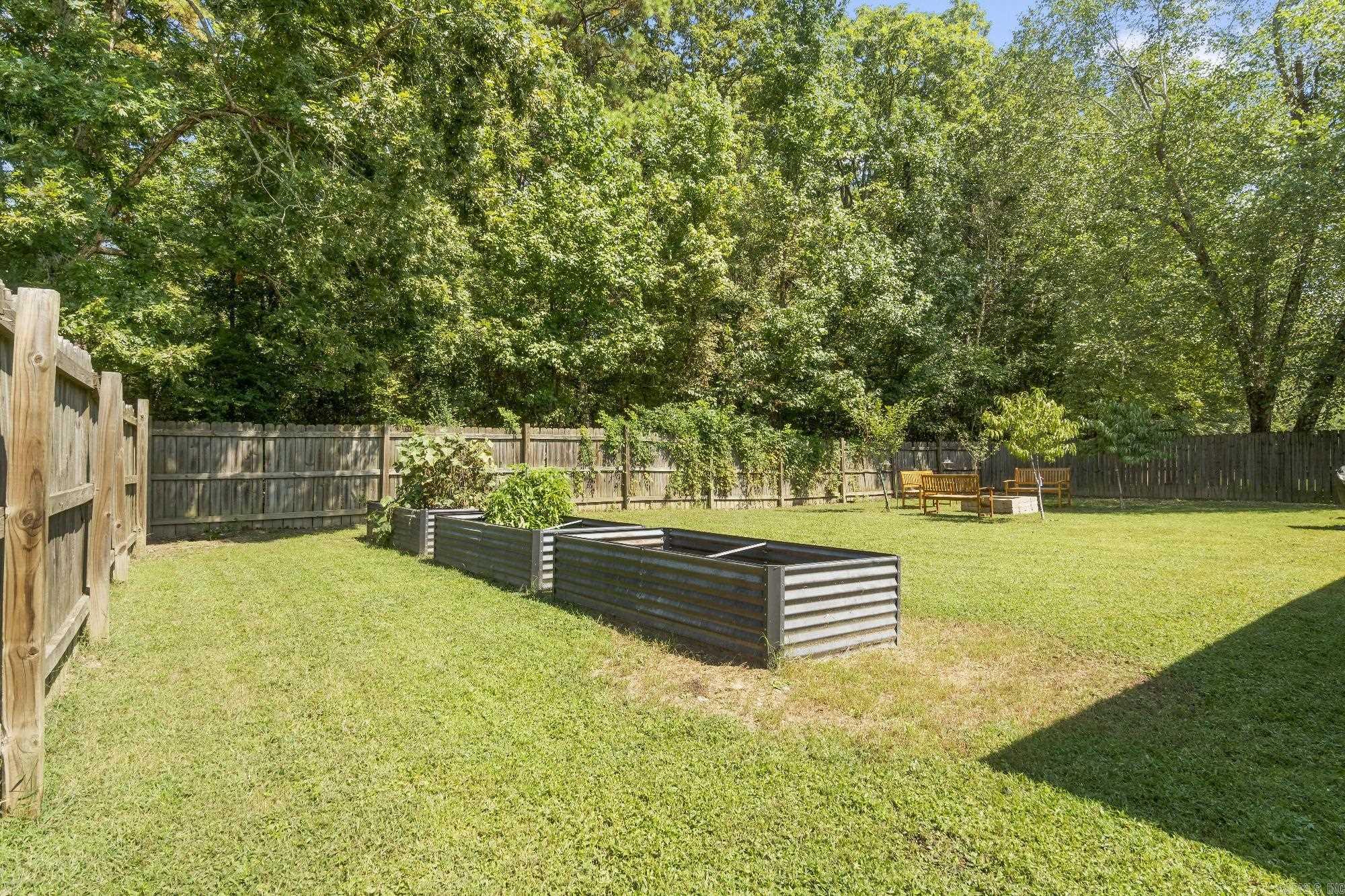 347 Meadow Creek Dr  Benton, AR