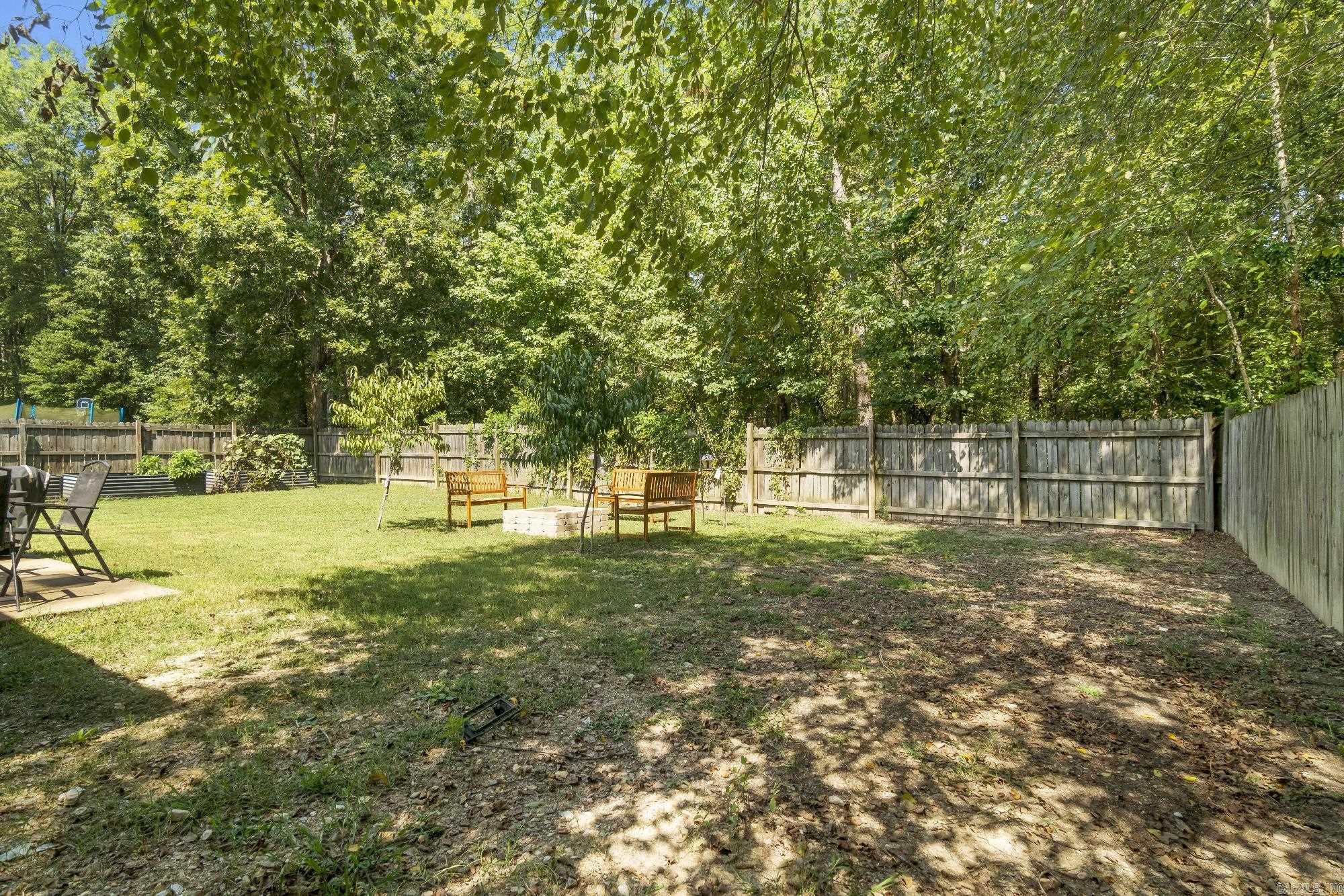 347 Meadow Creek Dr  Benton, AR