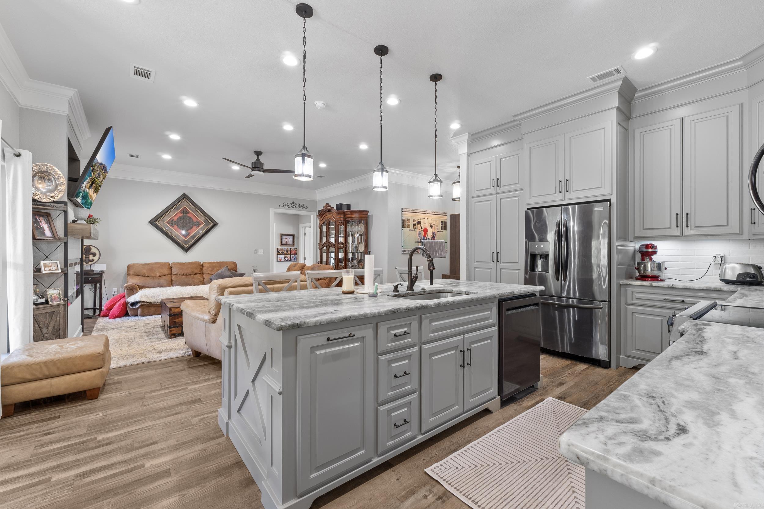 8 Harrington  Greenbrier, AR