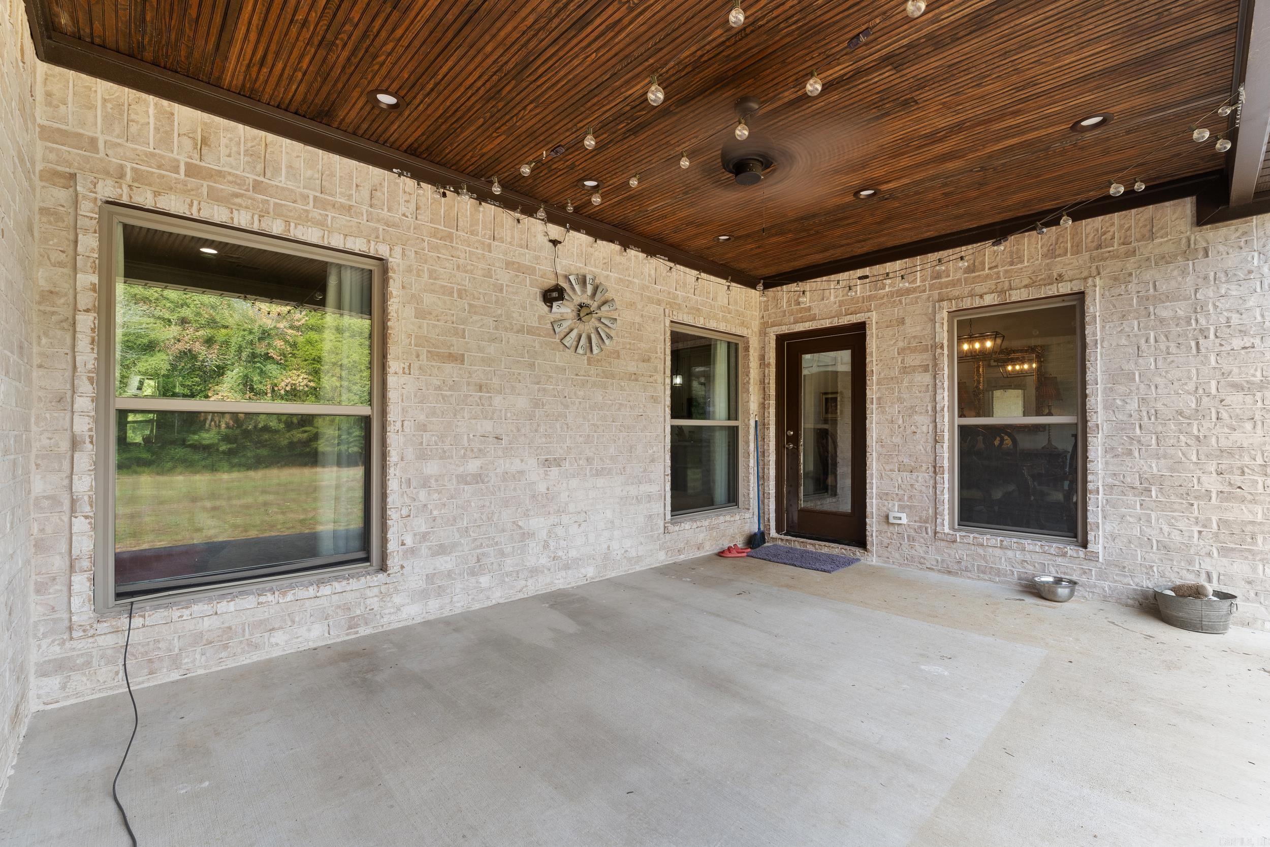 8 Harrington  Greenbrier, AR