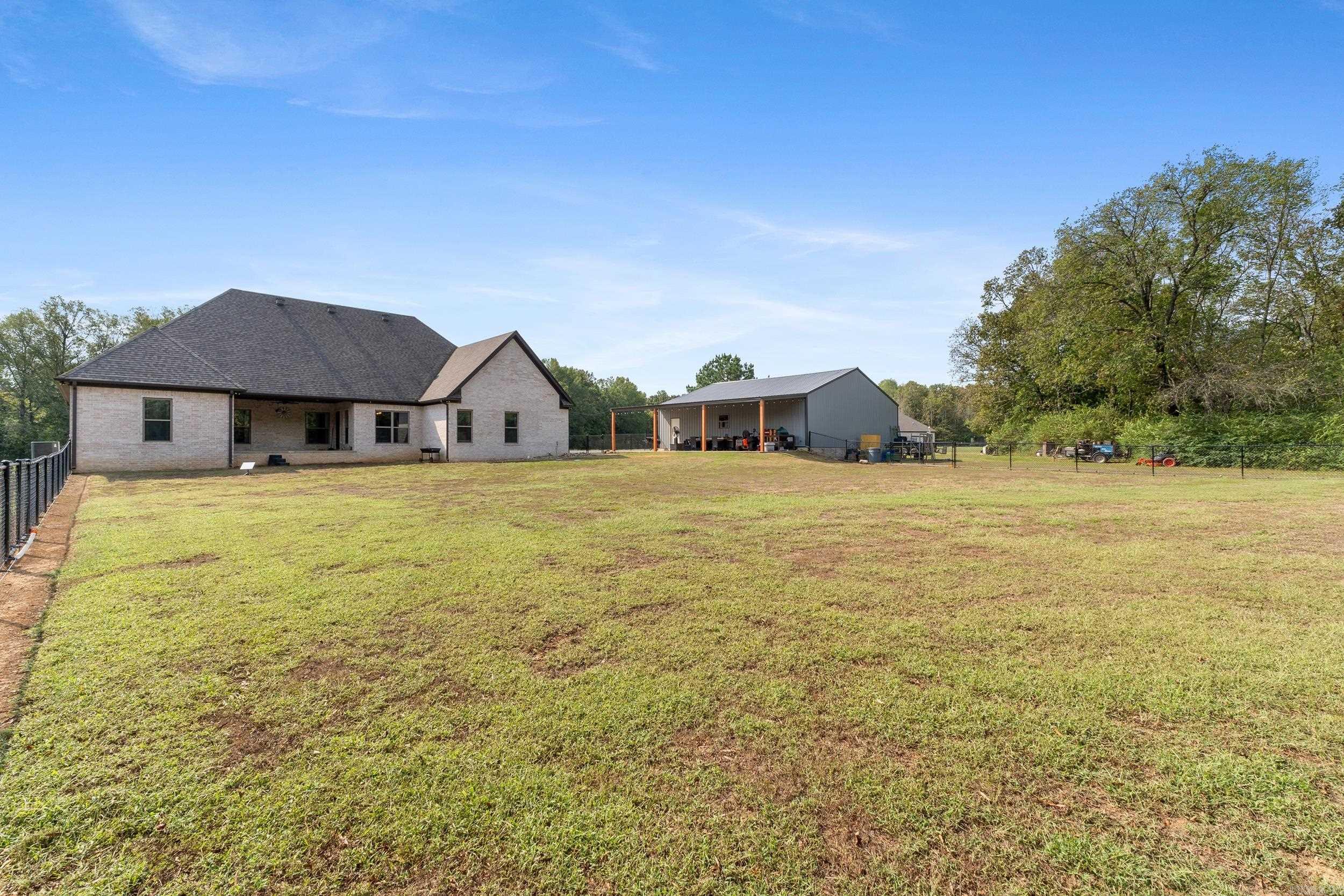8 Harrington  Greenbrier, AR
