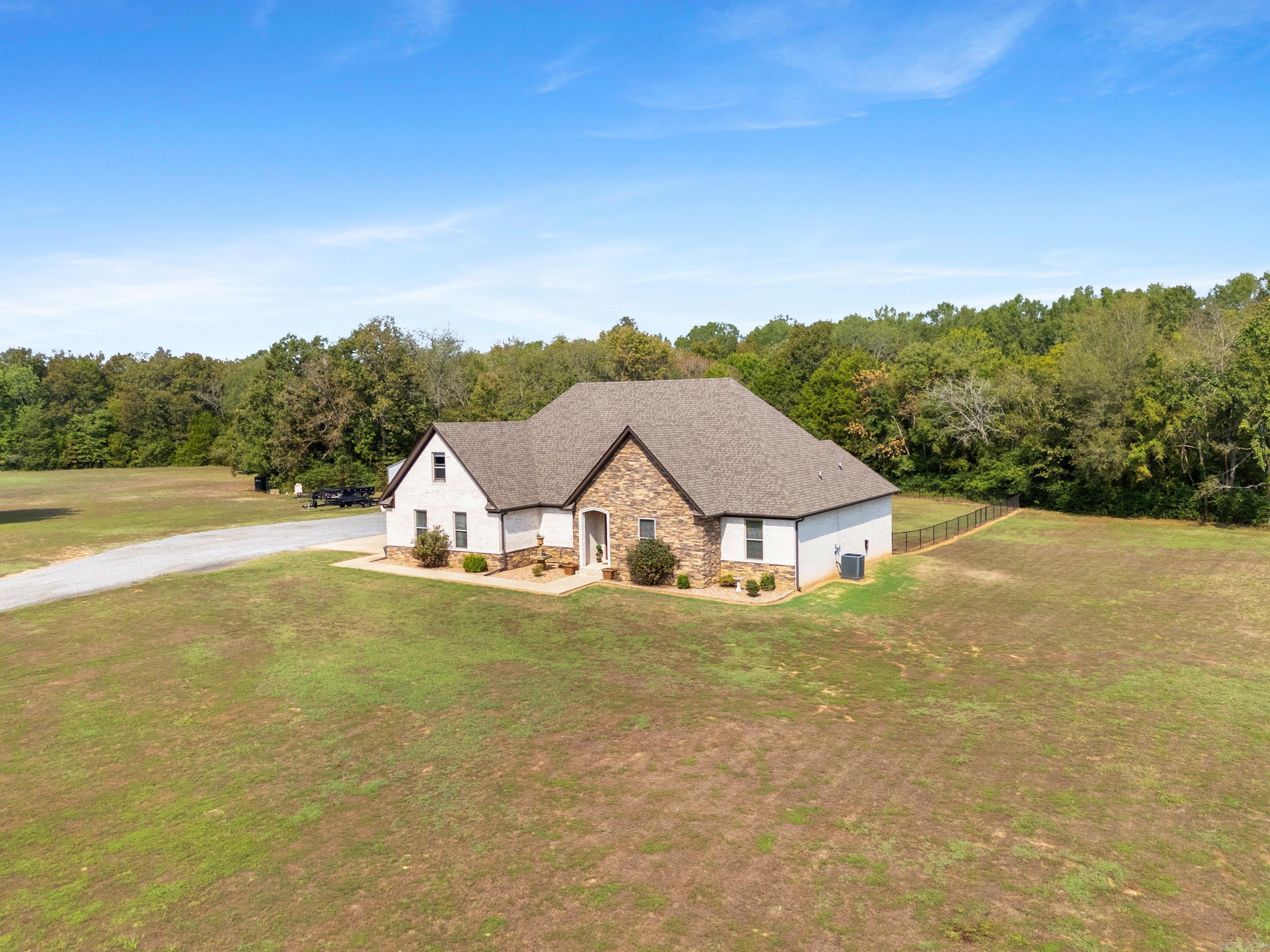 8 Harrington  Greenbrier, AR