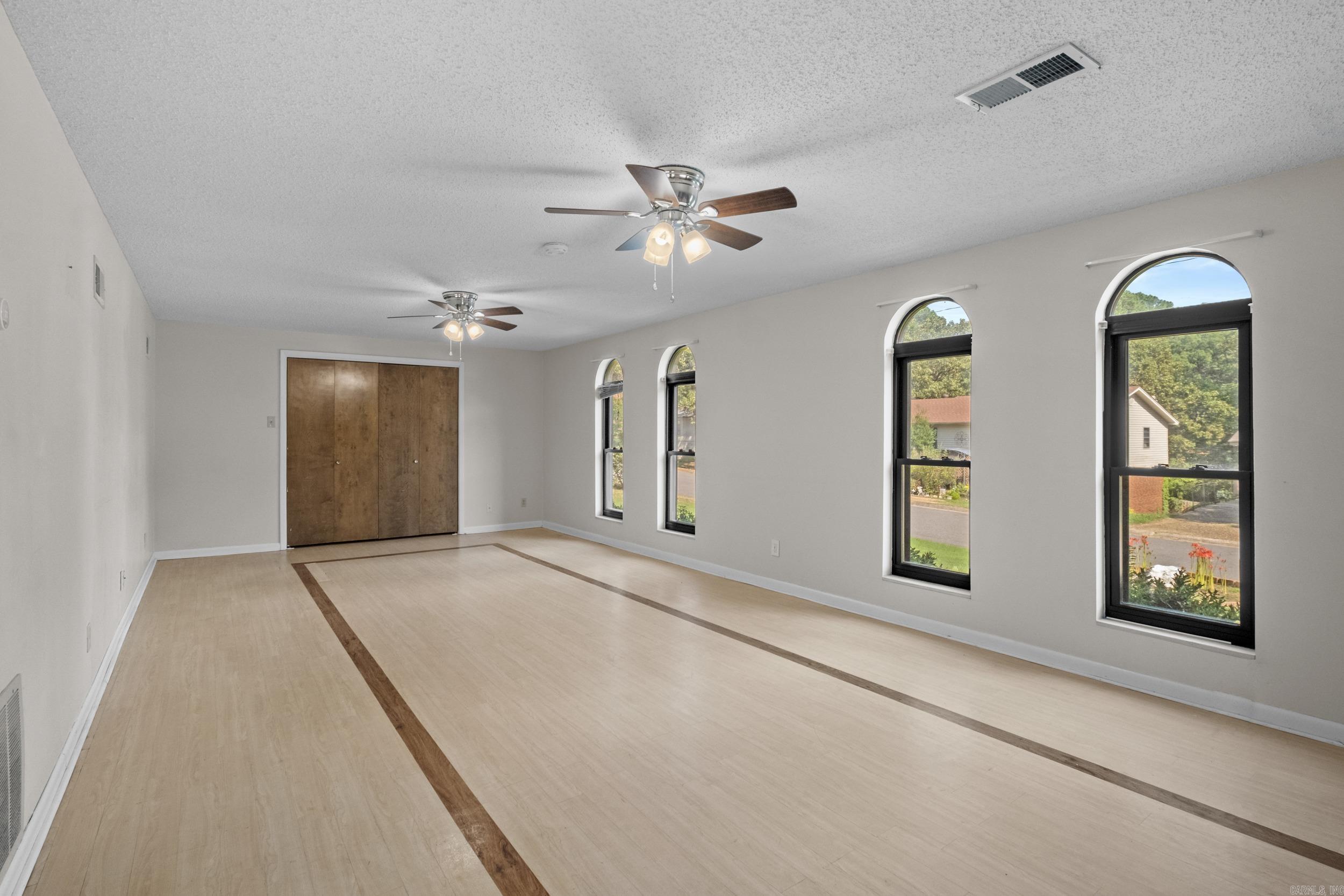 5605 N Walnut  North Little Rock, AR
