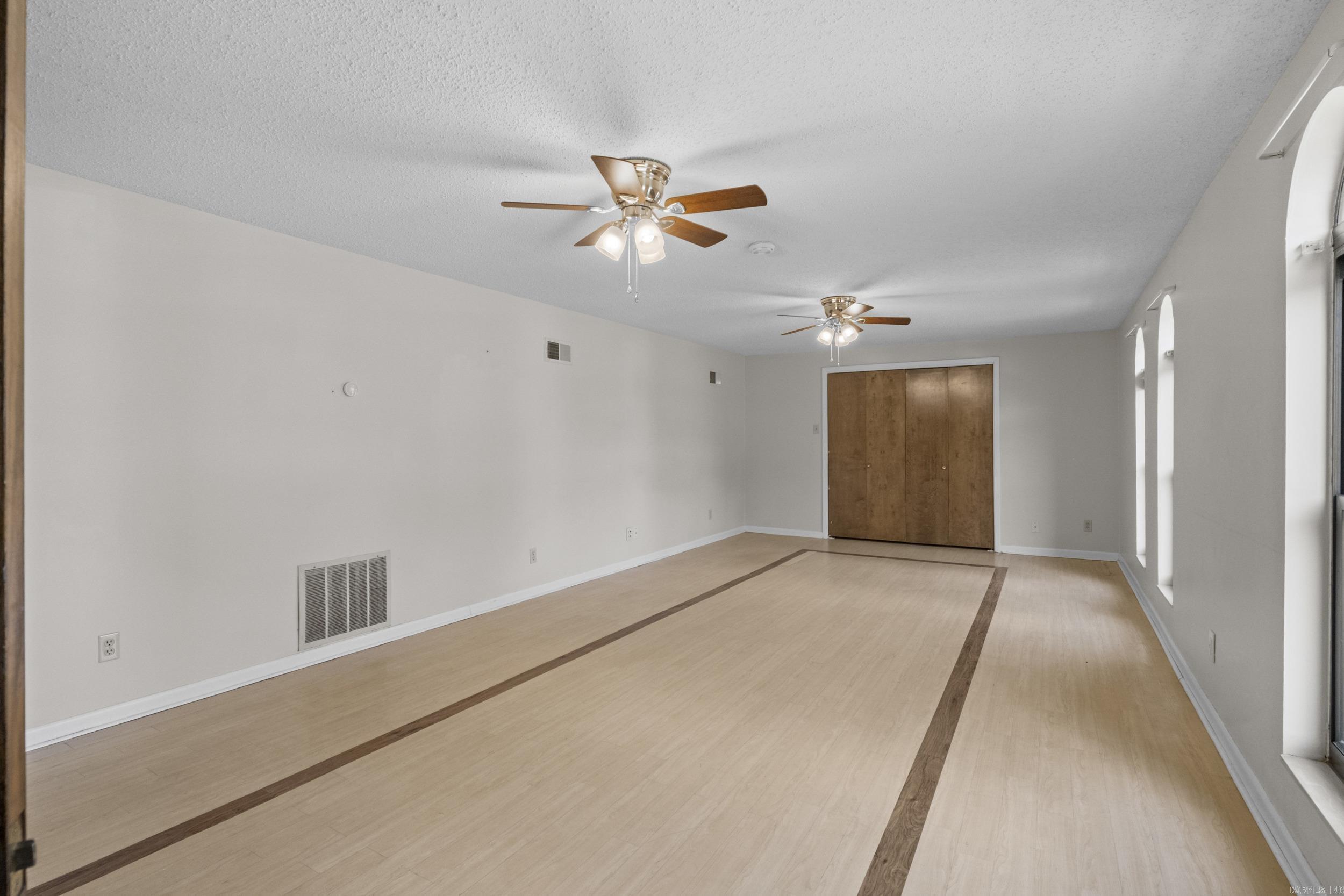 5605 N Walnut  North Little Rock, AR
