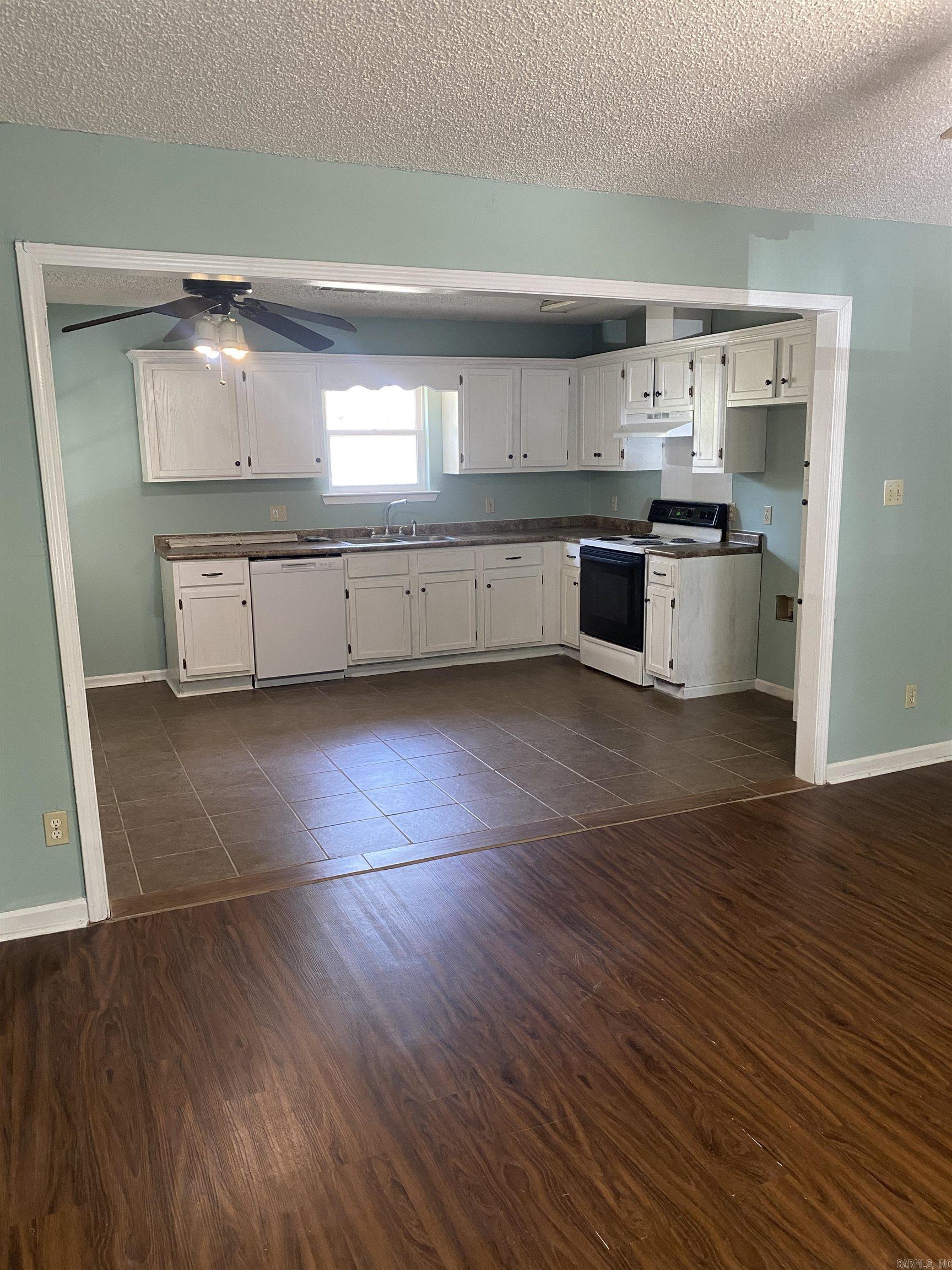 13 Blossom Lane  Greenbrier, AR