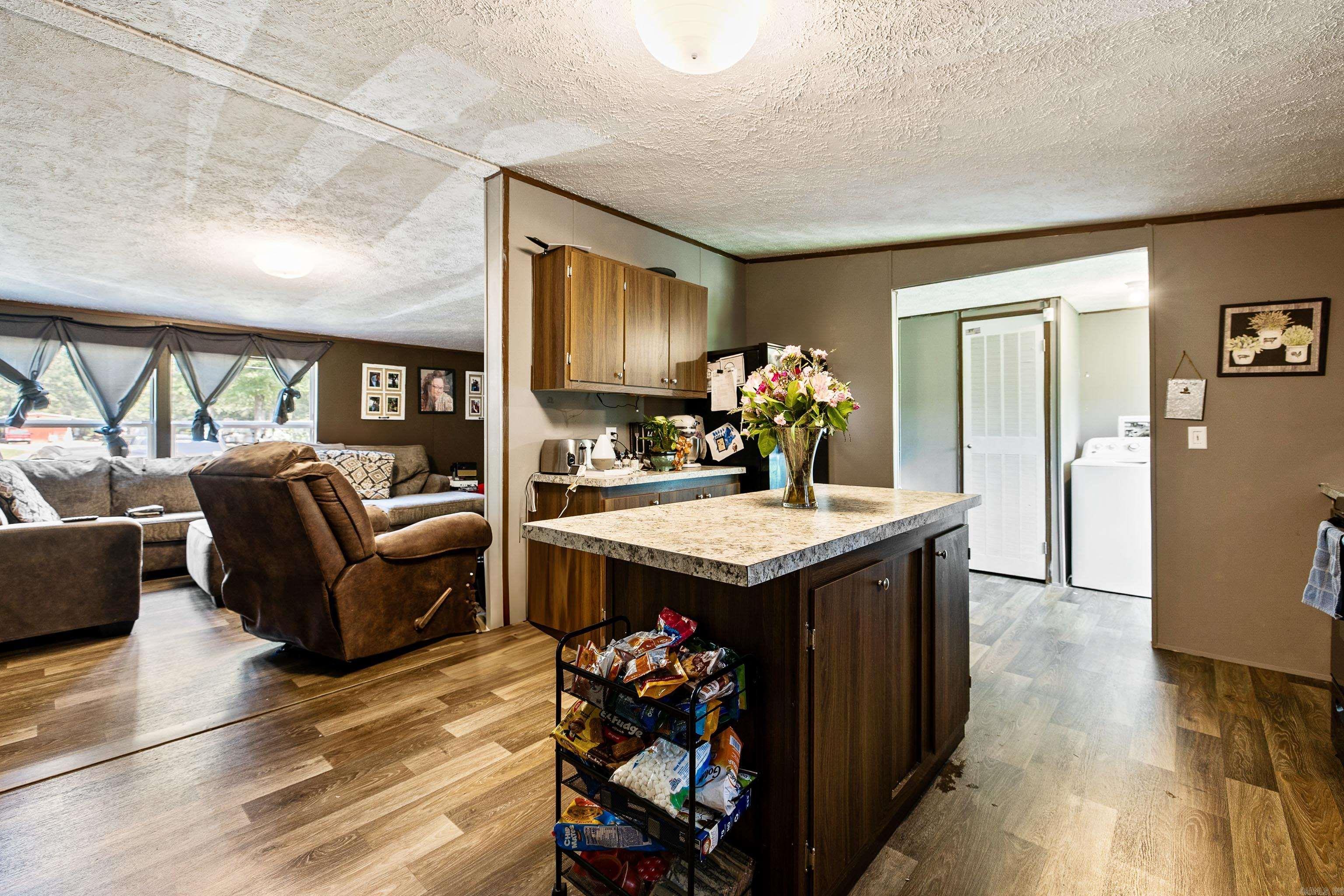 1343 Pine  Haskell, AR