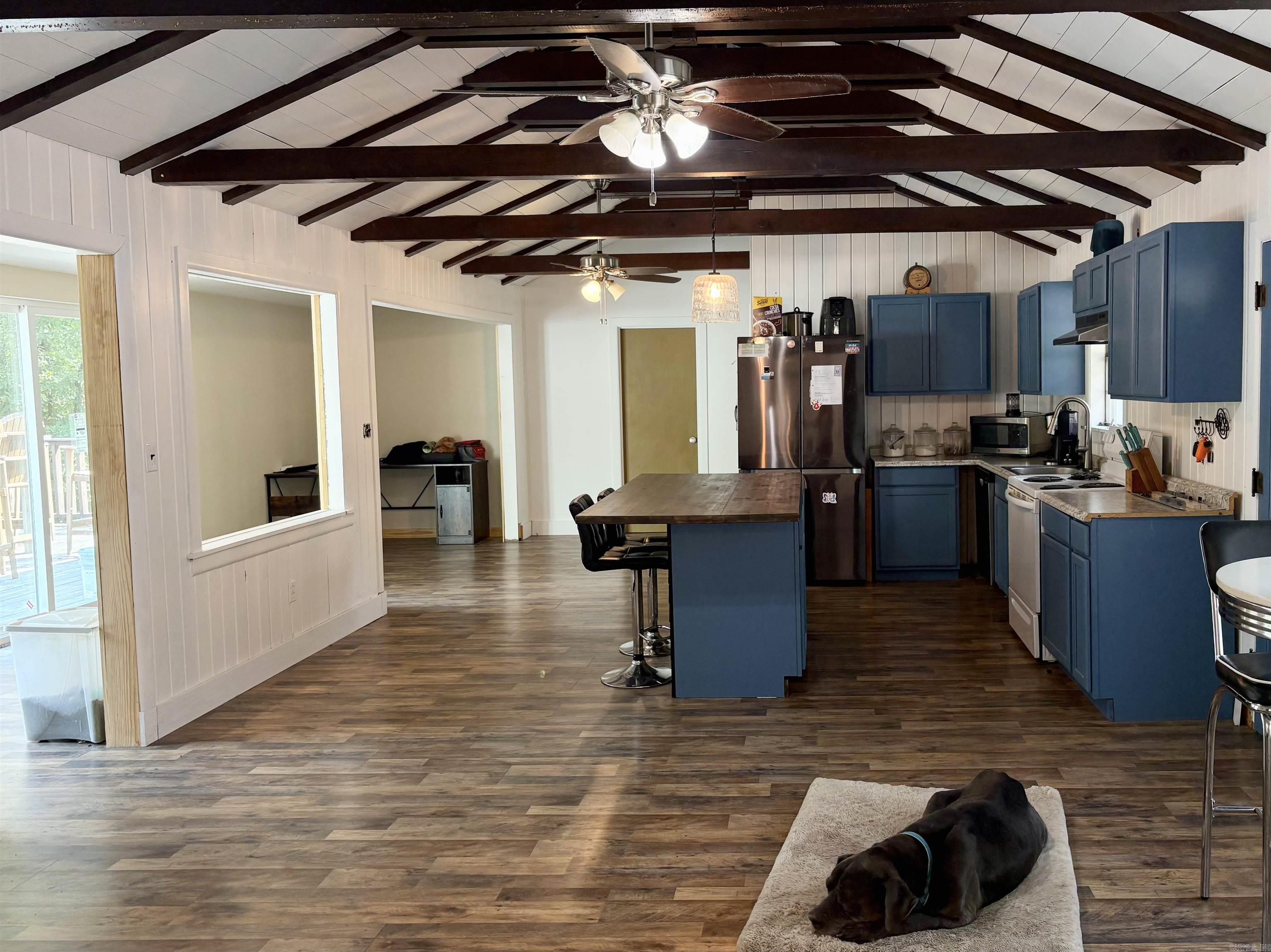77 E Starfield  Greers Ferry, AR