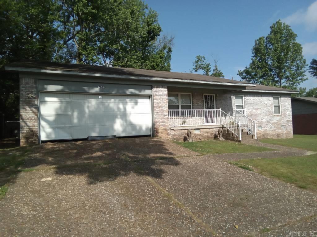 609 Newcastle Dr  Sherwood, AR