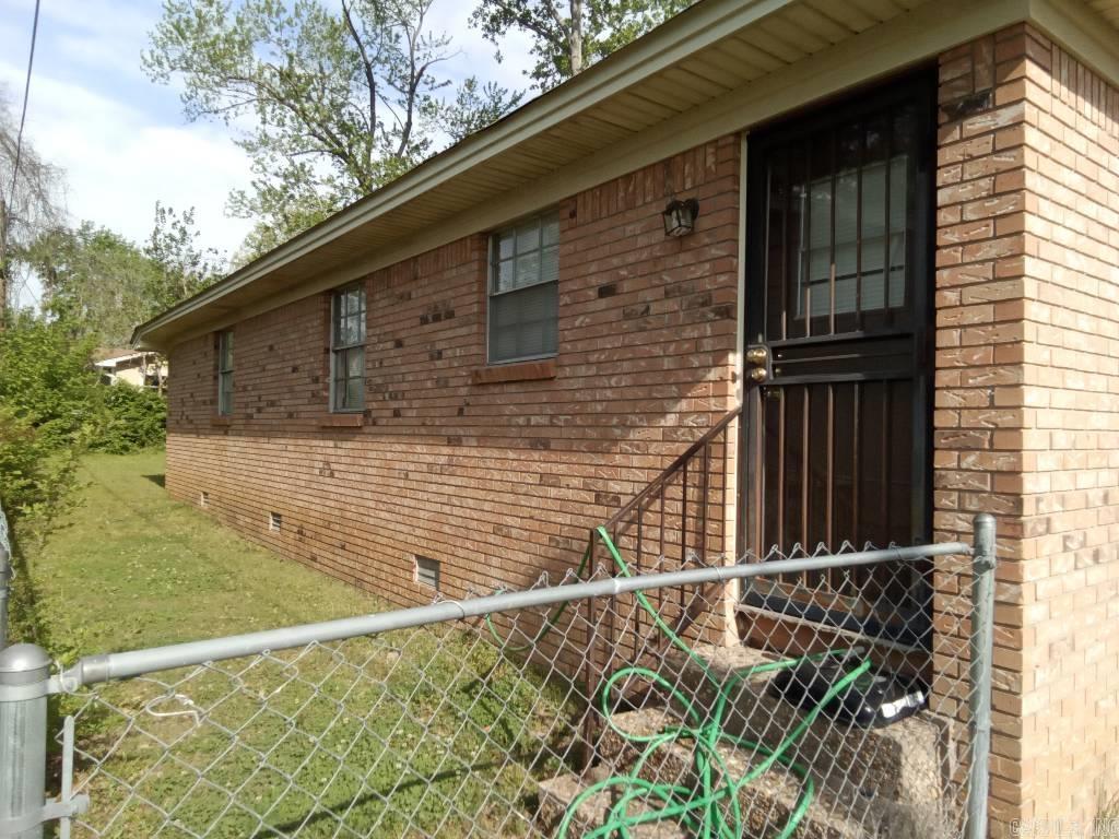 619-621 Newcastle Dr  Sherwood, AR