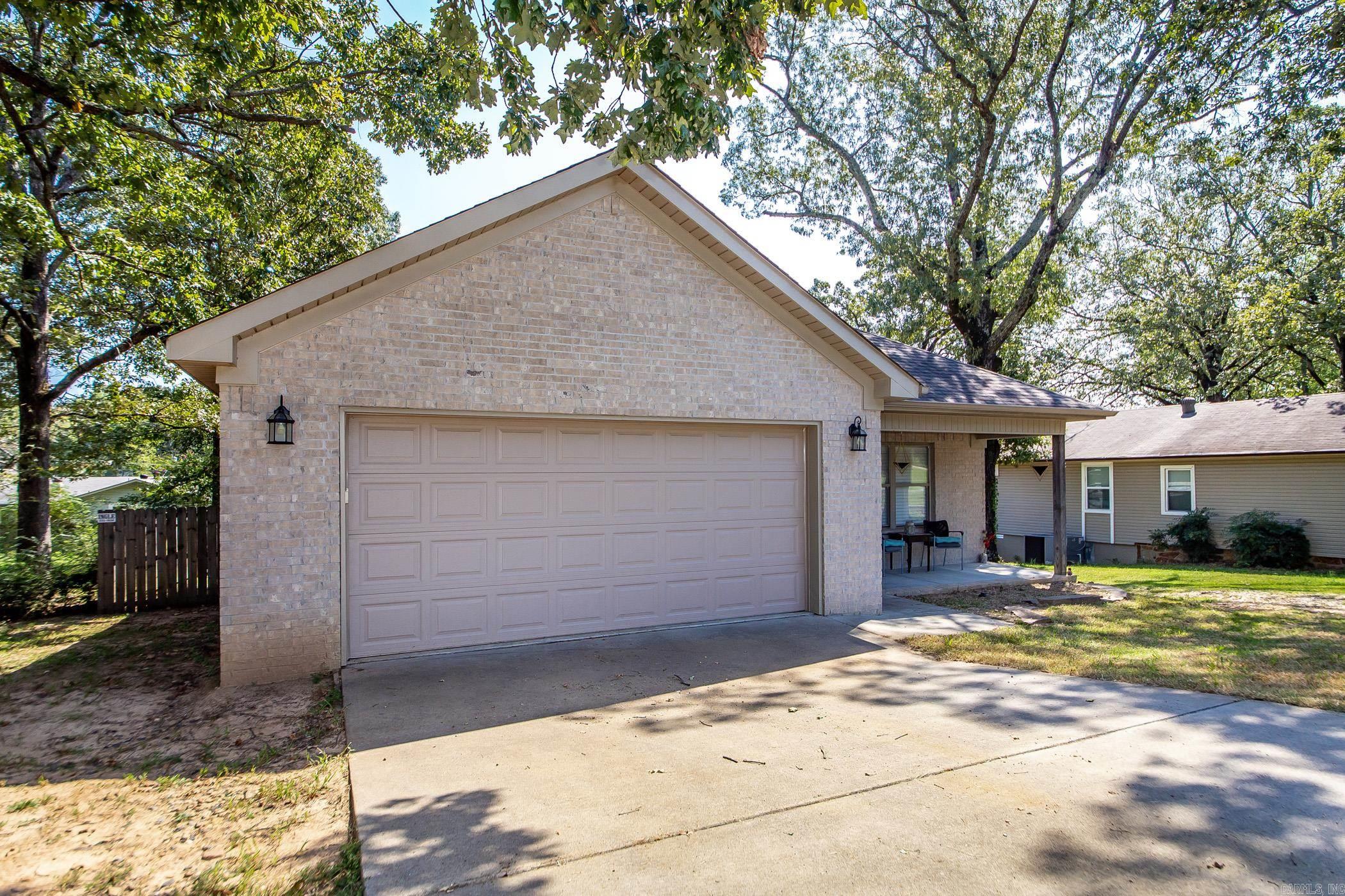 8320 B Holiday  Sherwood, AR