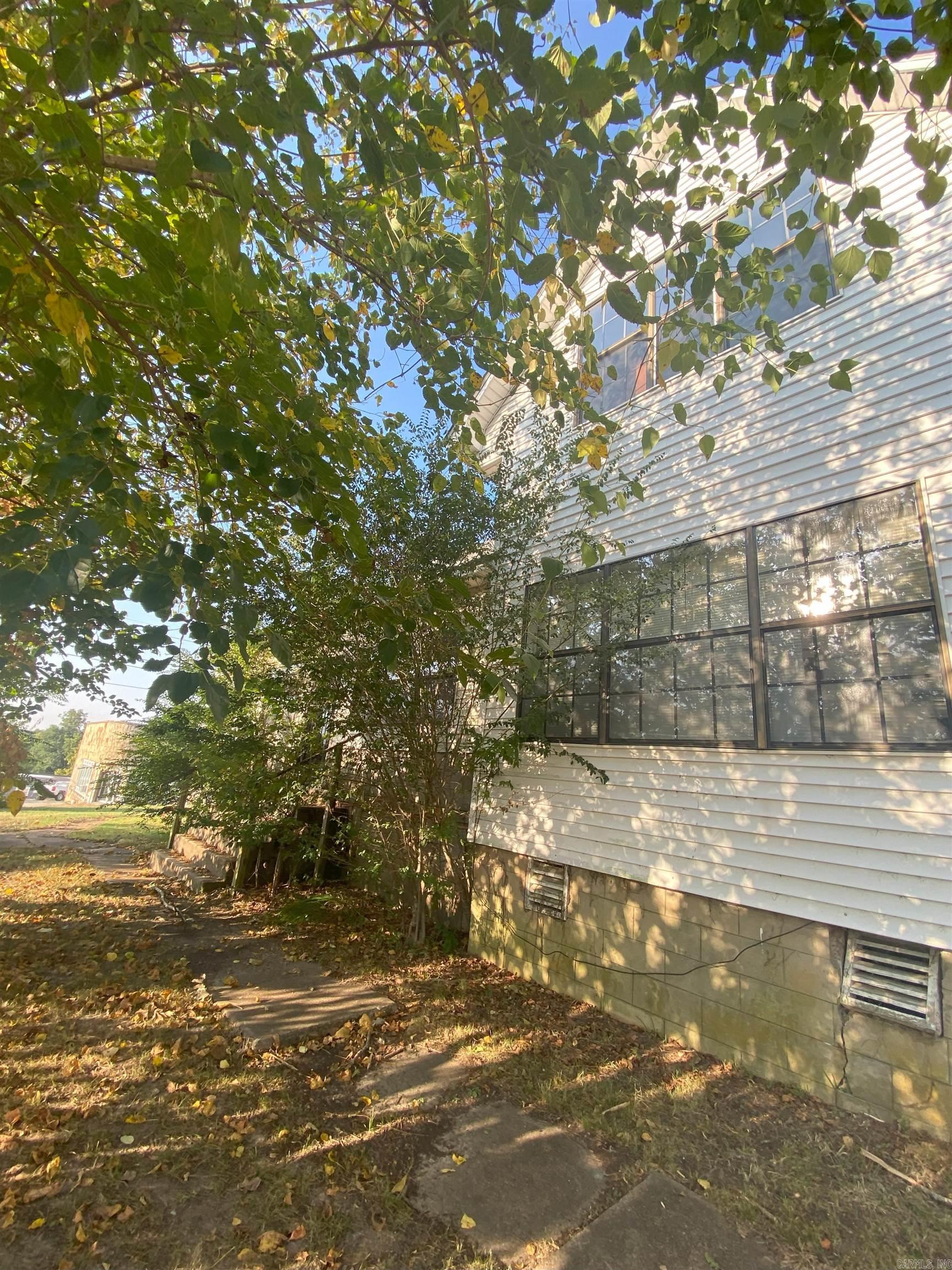 111 N 3rd  Black Rock, AR