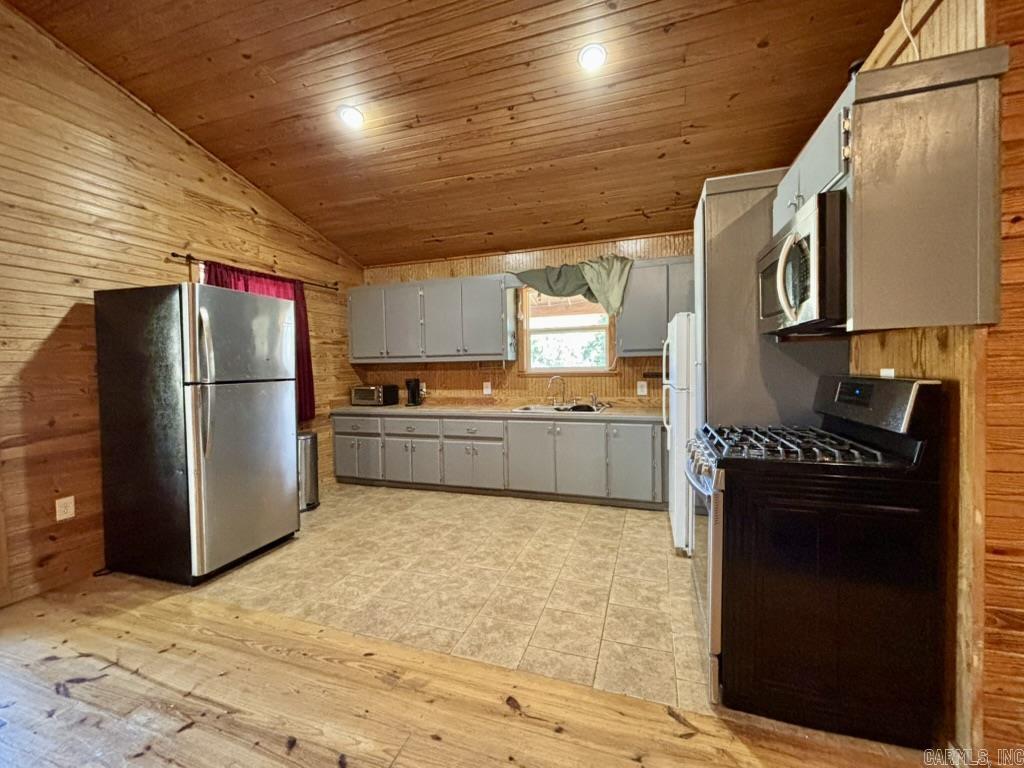 500 Pine Grove Ln  Marshall, AR