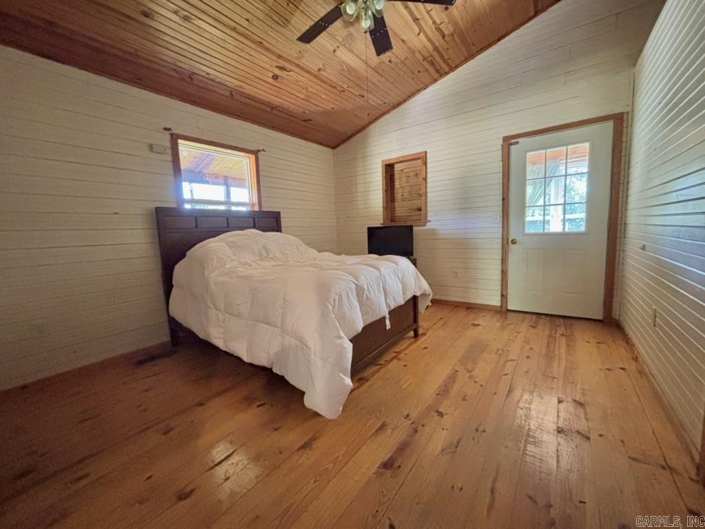 500 Pine Grove Ln  Marshall, AR