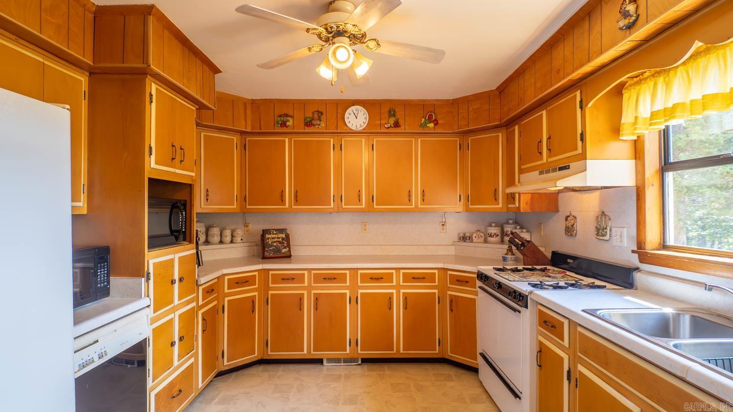 1563 Squirrel Hill Road  Glencoe, AR