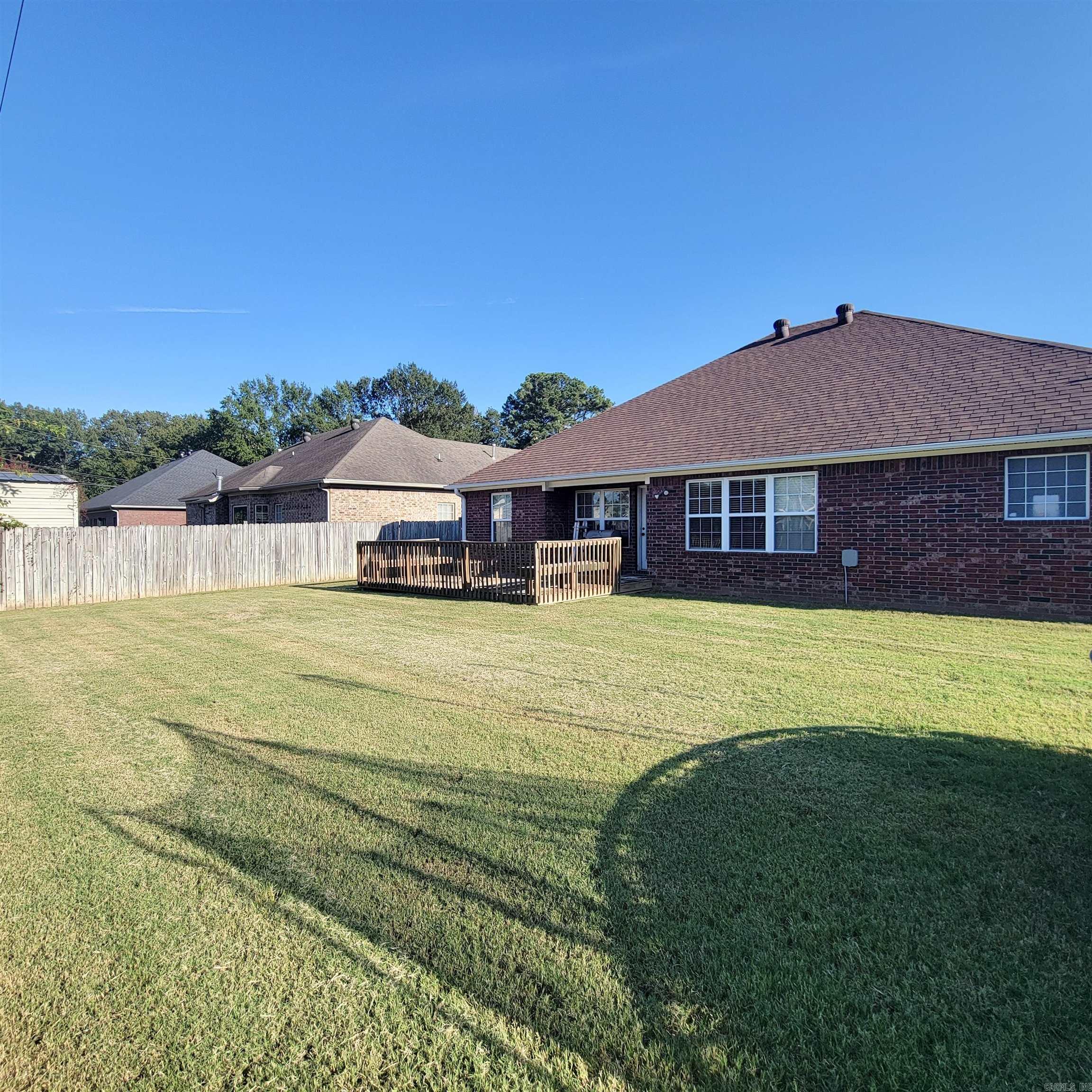 1112 Colonial Drive  Jacksonville, AR
