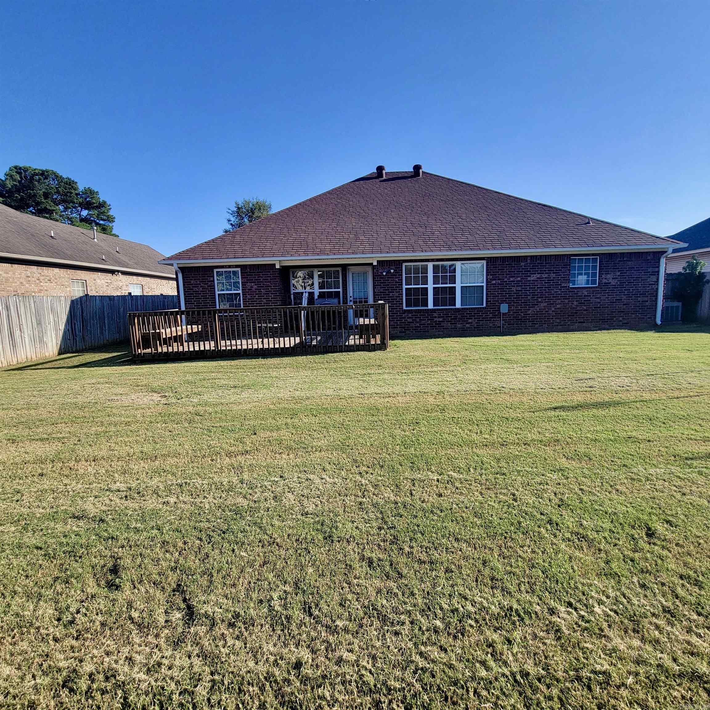 1112 Colonial Drive  Jacksonville, AR