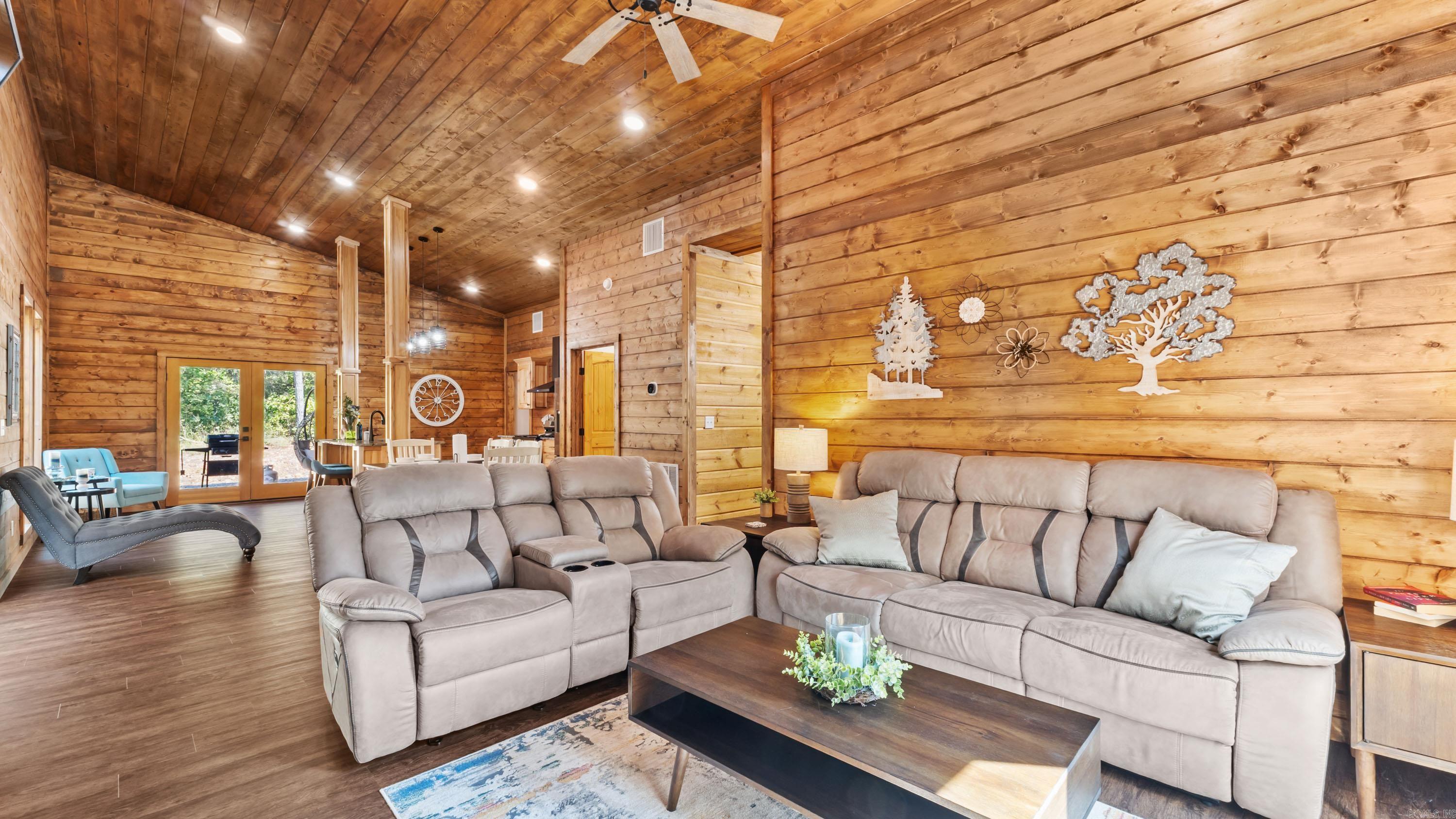 19 Southern Alder  Hochatown, OK