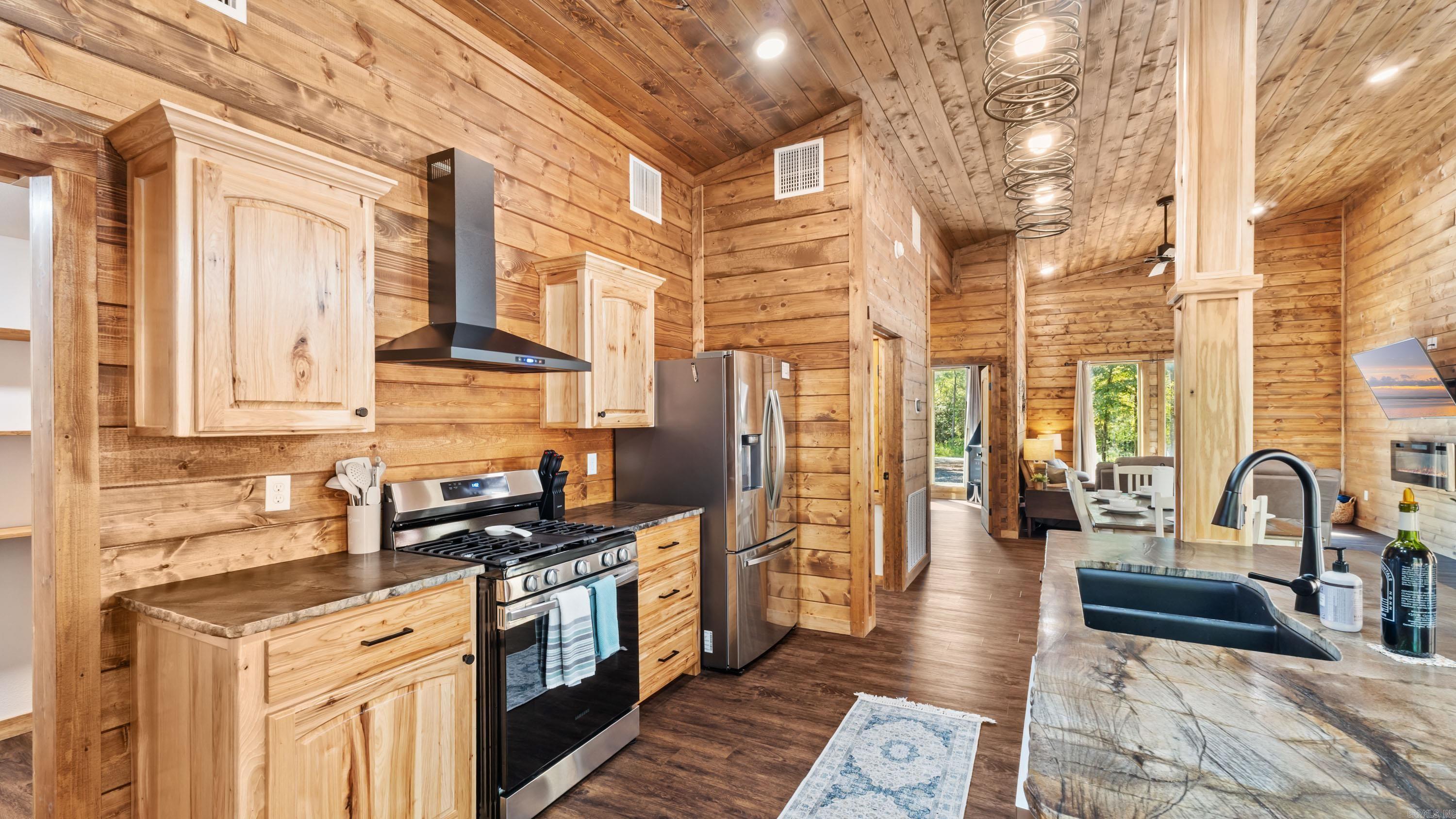 19 Southern Alder  Hochatown, OK