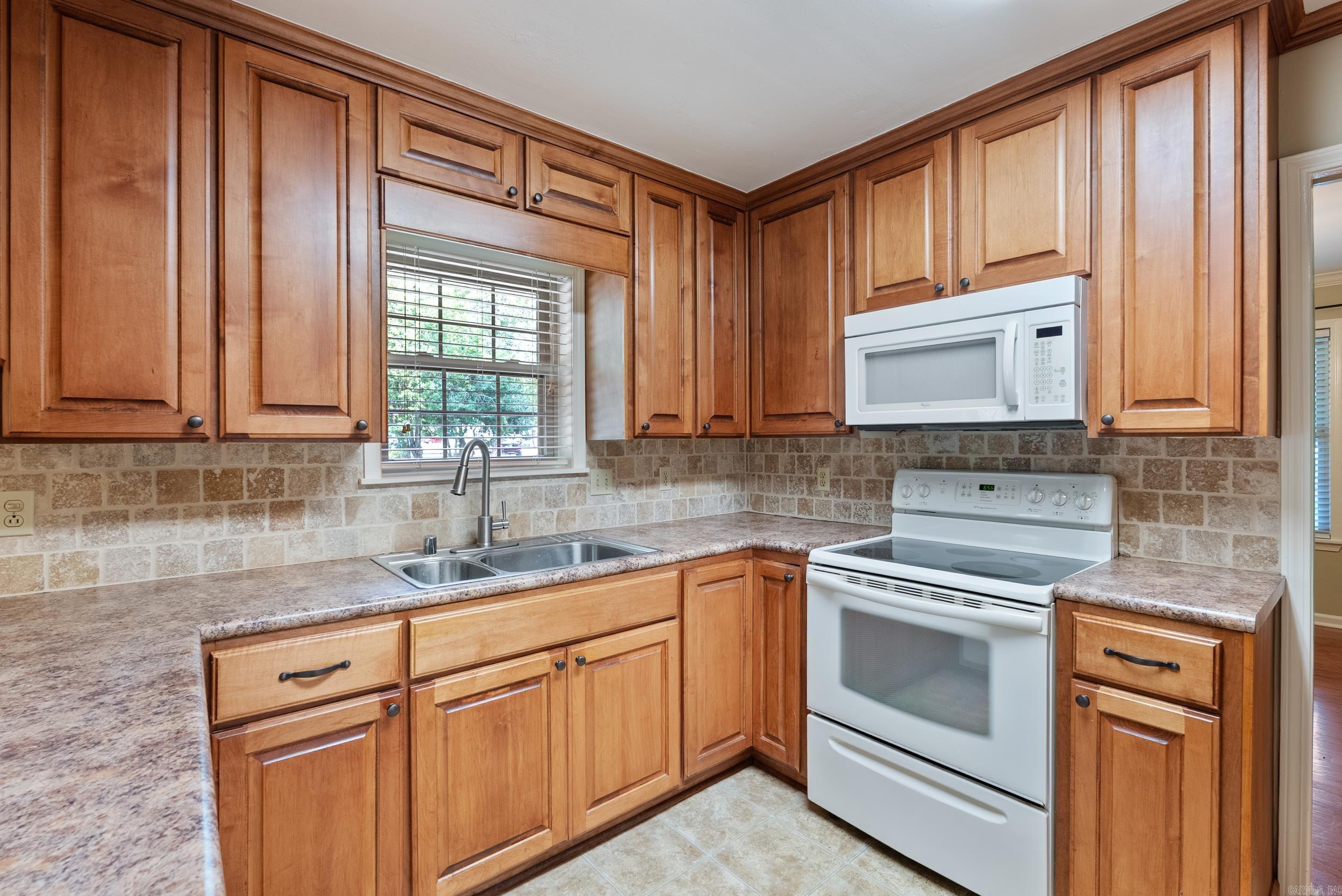30 Hazelwood  Conway, AR