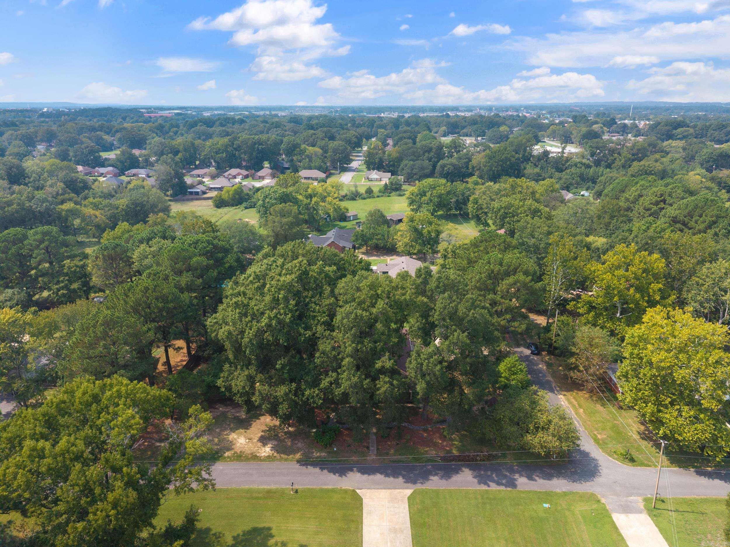 30 Hazelwood  Conway, AR