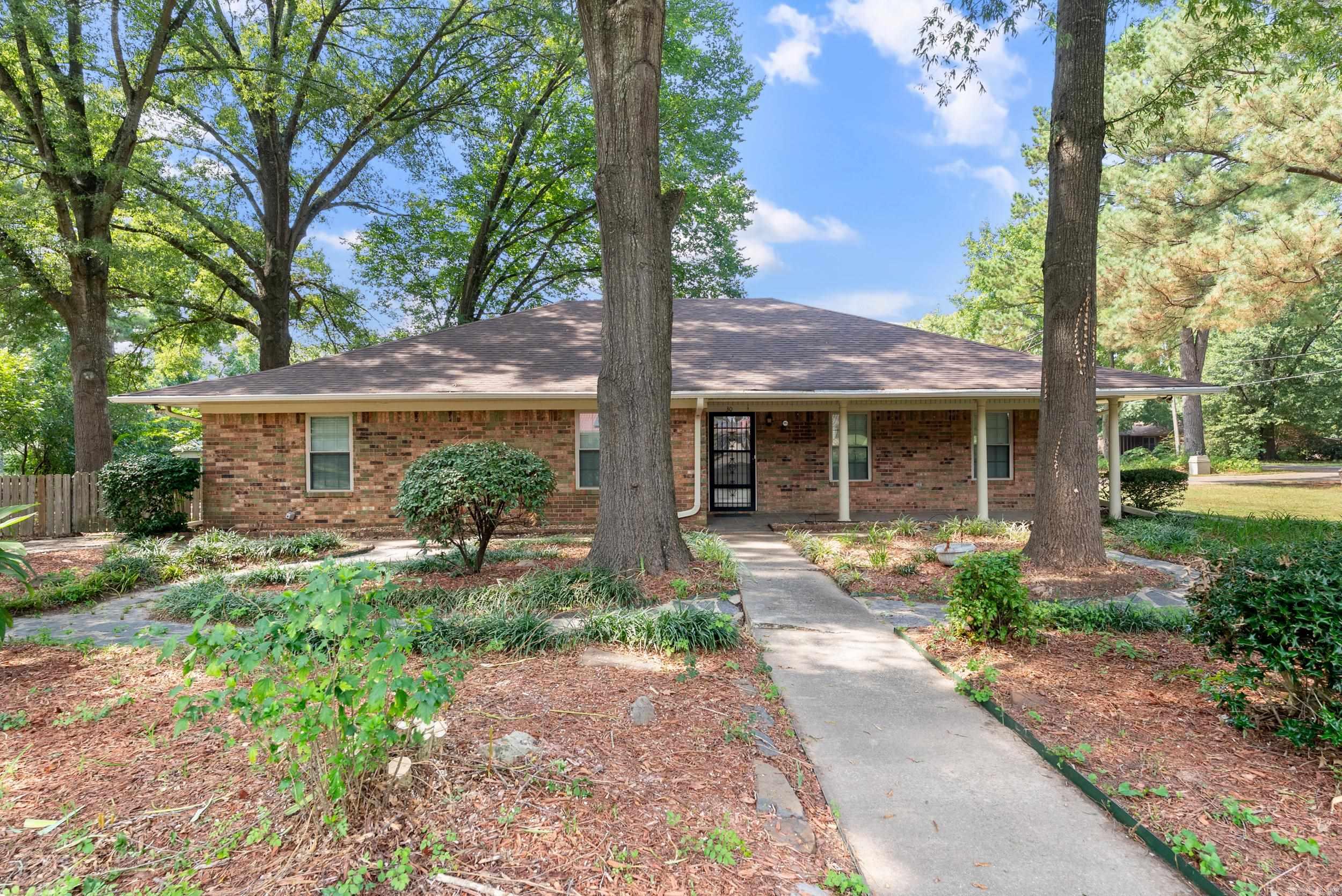 30 Hazelwood  Conway, AR