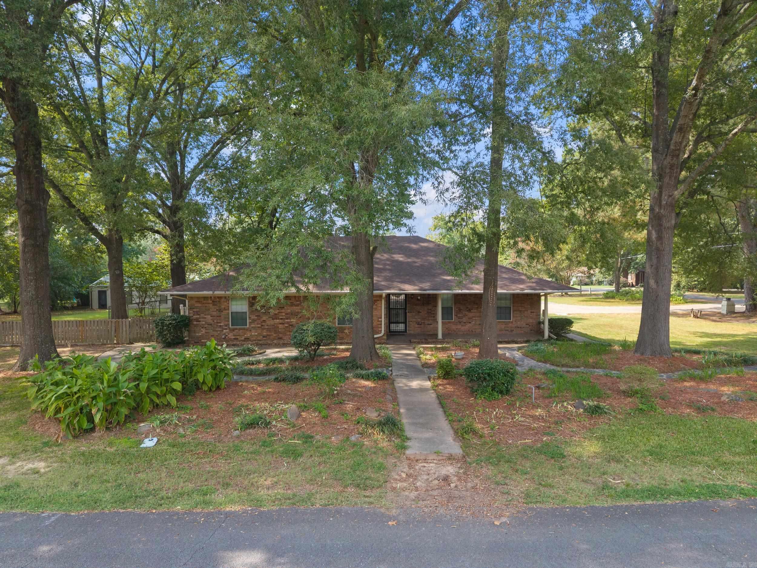 30 Hazelwood  Conway, AR
