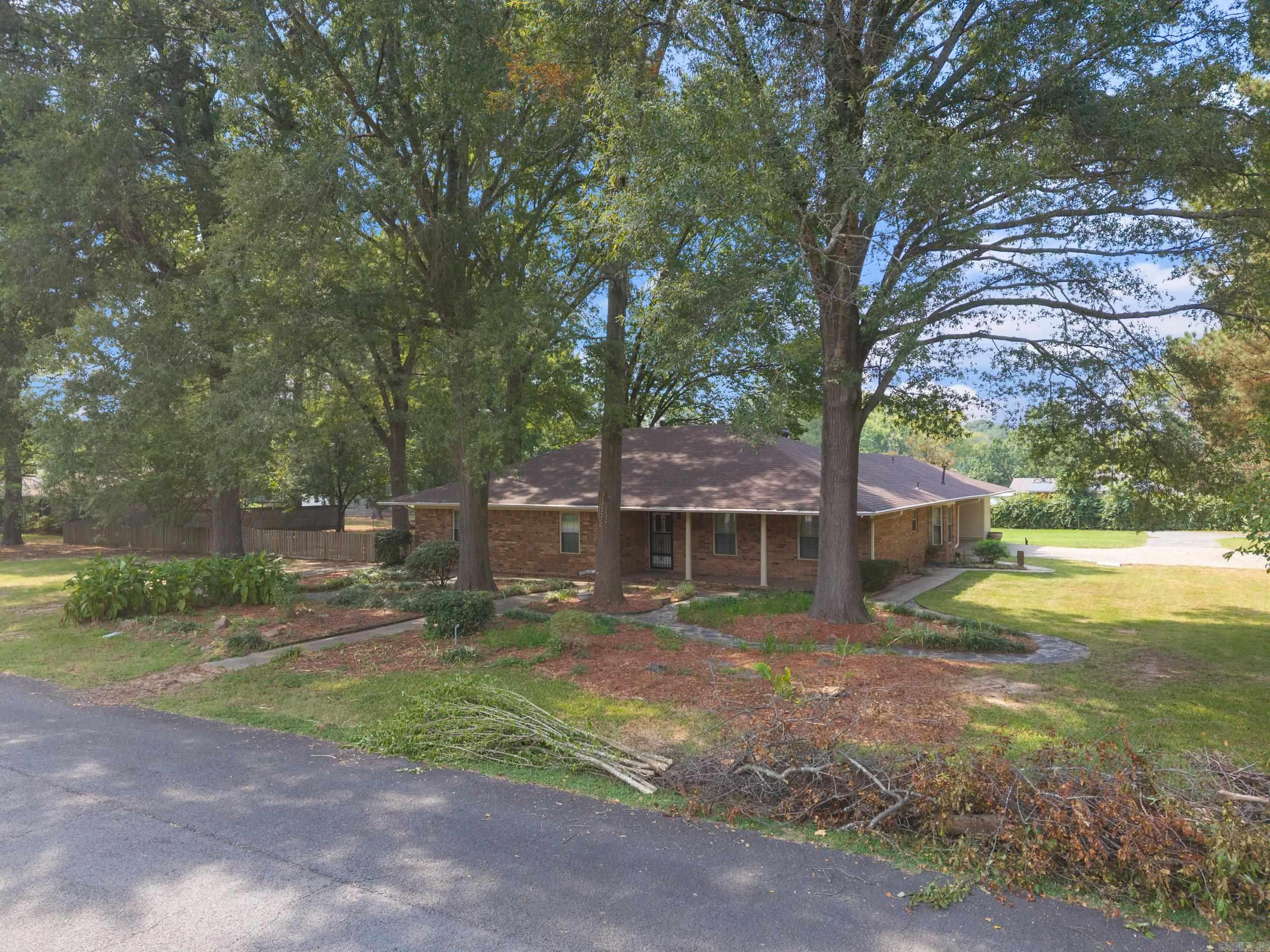 30 Hazelwood  Conway, AR