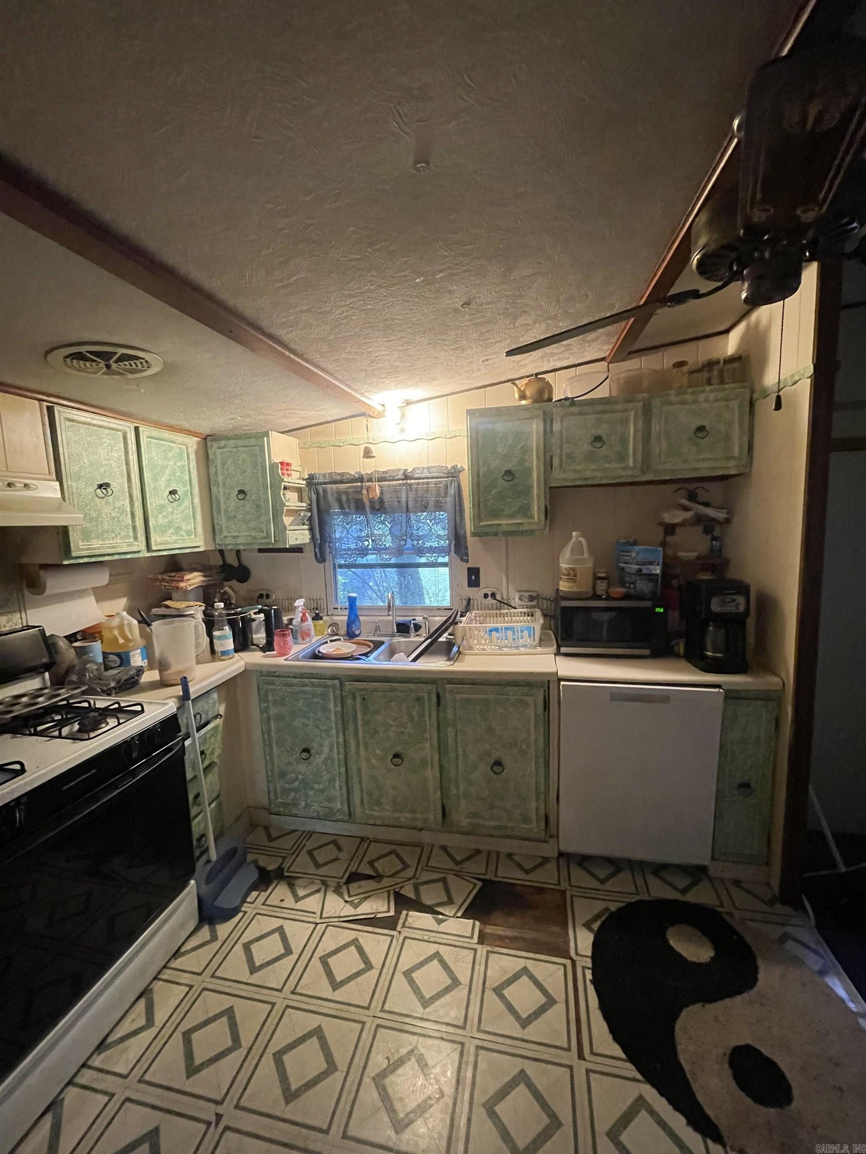2 Pine  Conway, AR