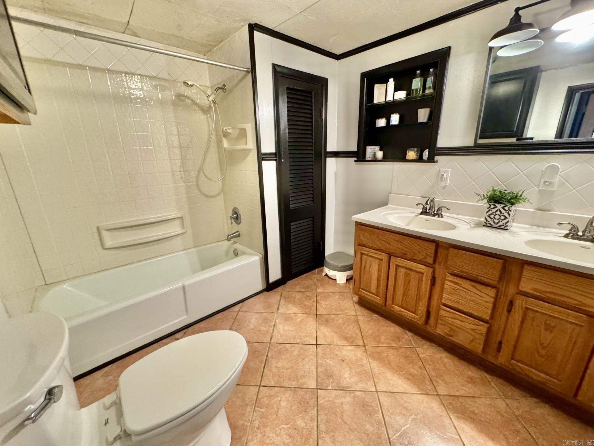104 Flag Rd.  Leslie, AR