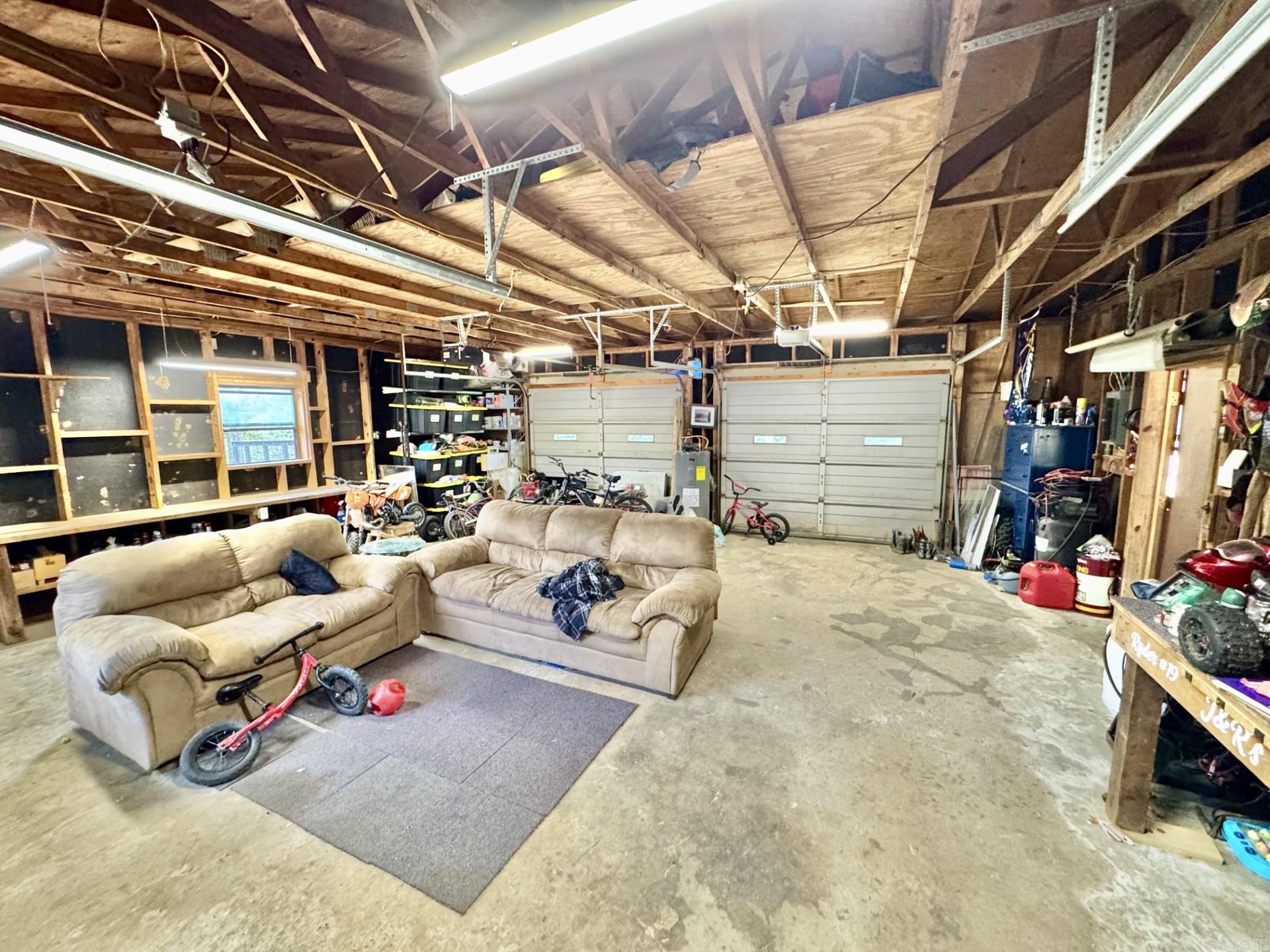 104 Flag Rd.  Leslie, AR