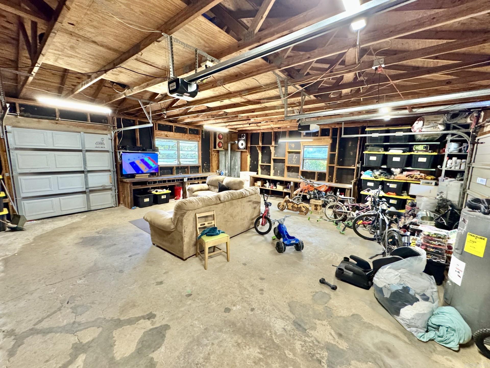 104 Flag Rd.  Leslie, AR