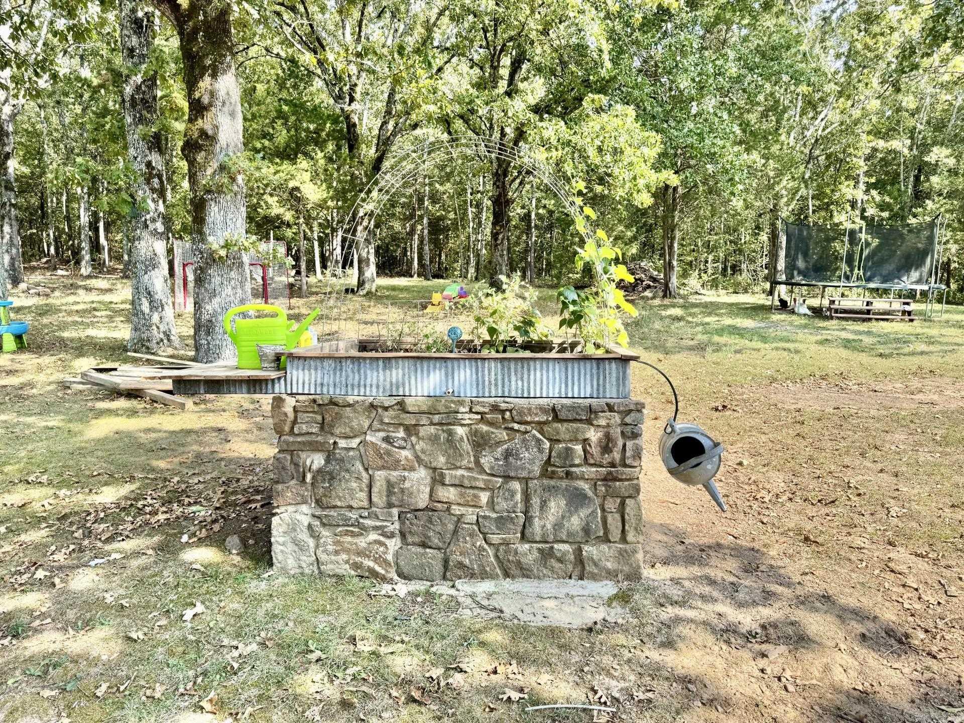 104 Flag Rd.  Leslie, AR