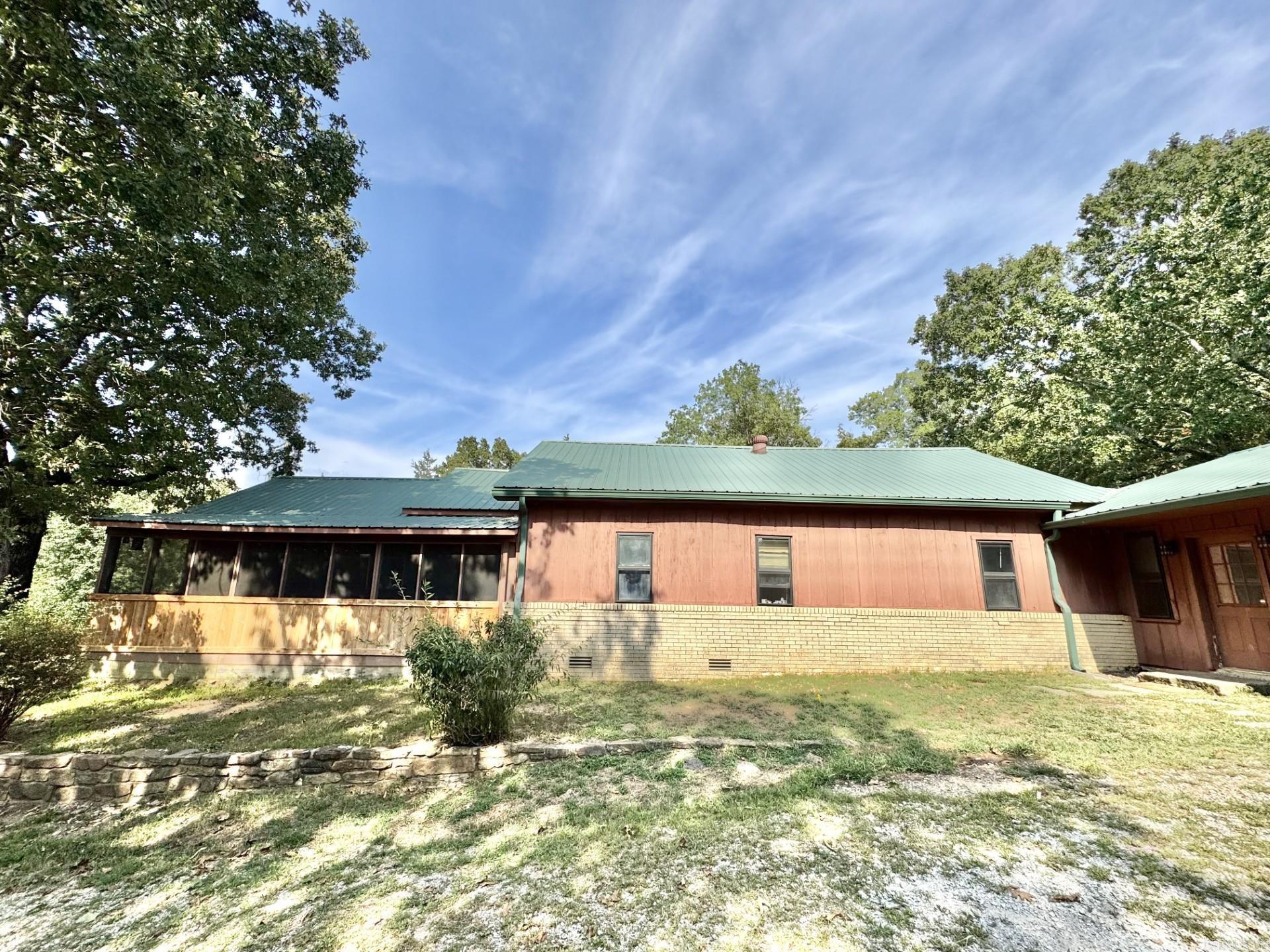 104 Flag Rd.  Leslie, AR