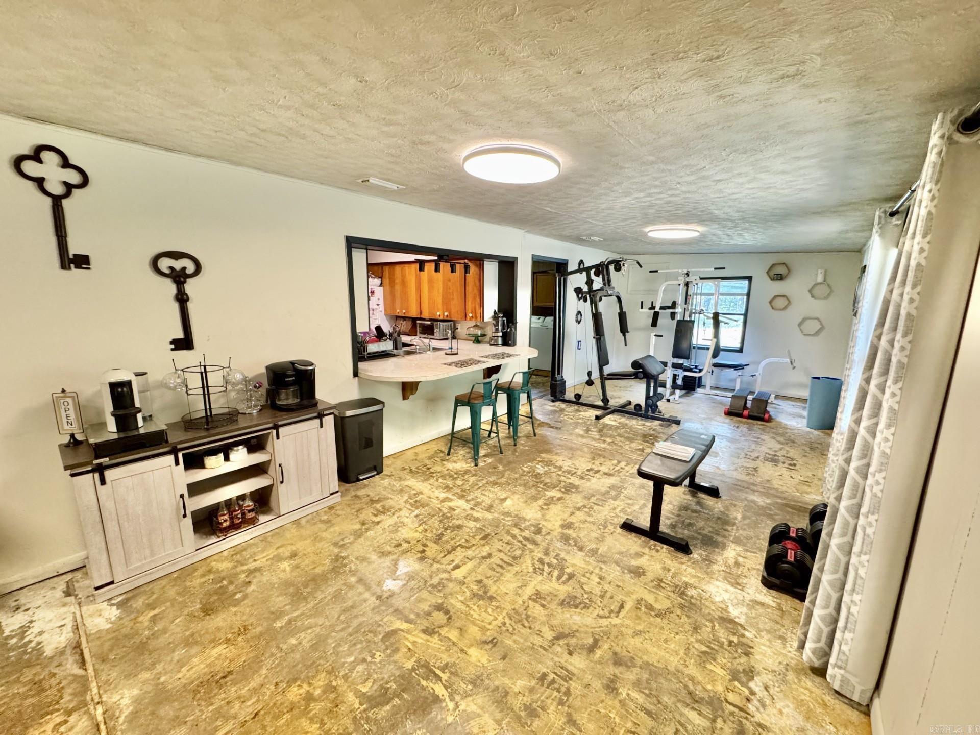 104 Flag Rd.  Leslie, AR