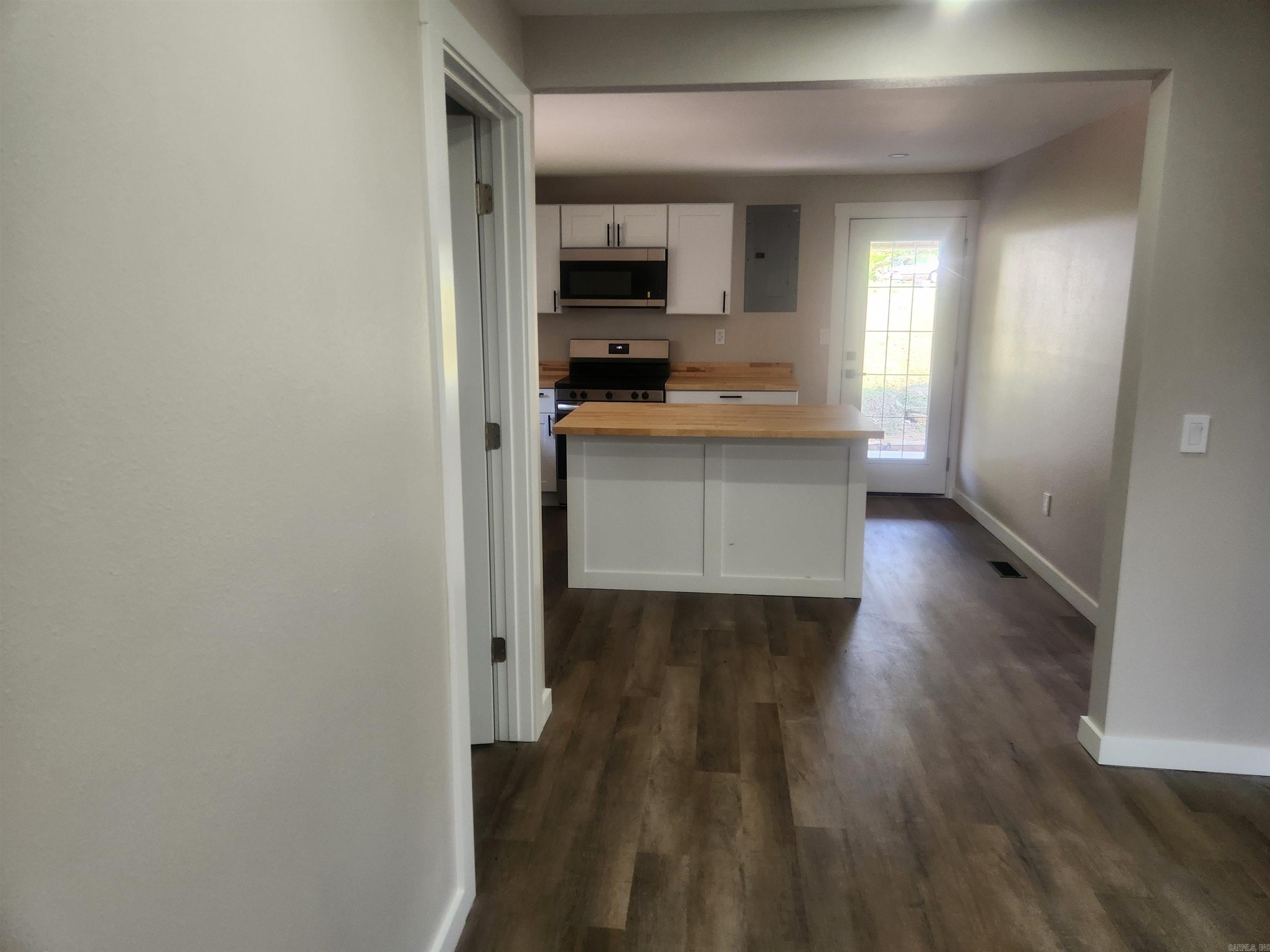 206 Baskin St  Hartman, AR