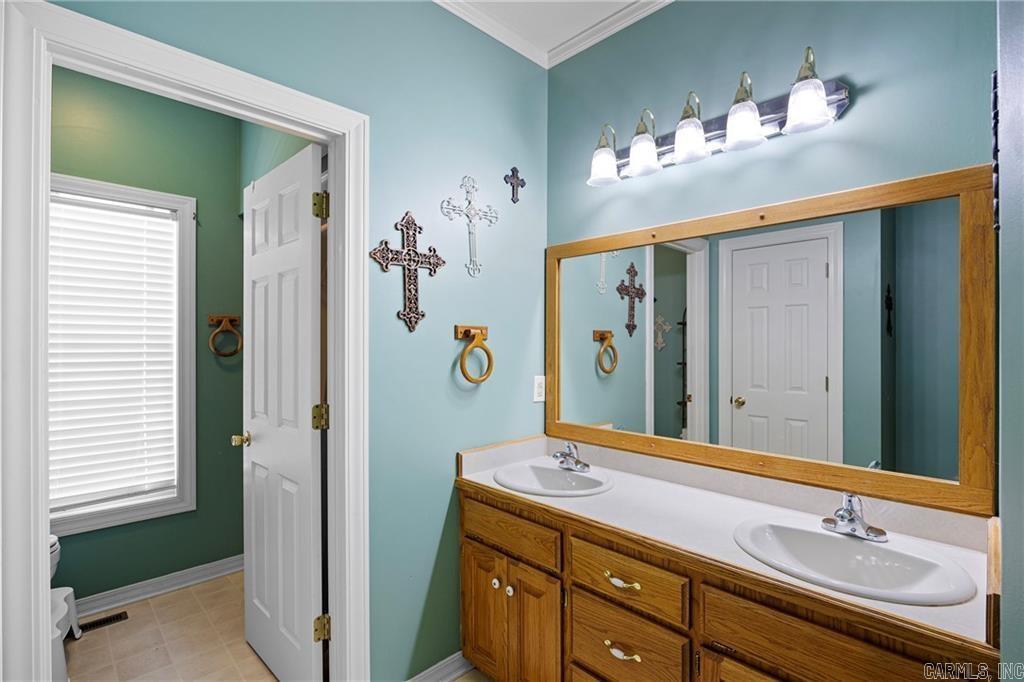302 Meadow Rd  Russellville, AR