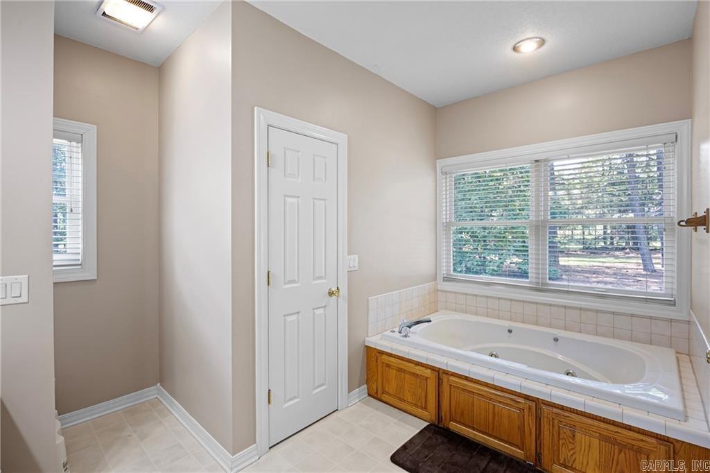 302 Meadow Rd  Russellville, AR