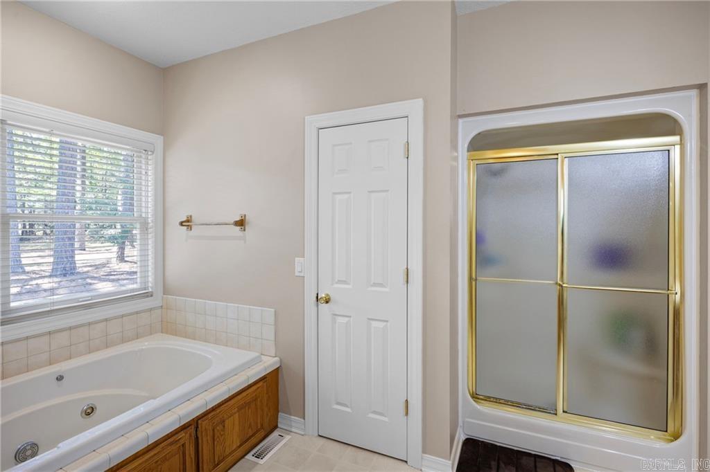 302 Meadow Rd  Russellville, AR