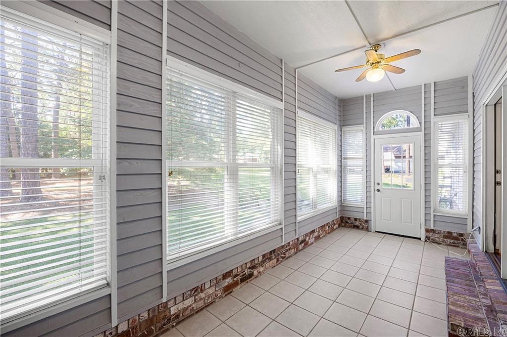 302 Meadow Rd  Russellville, AR