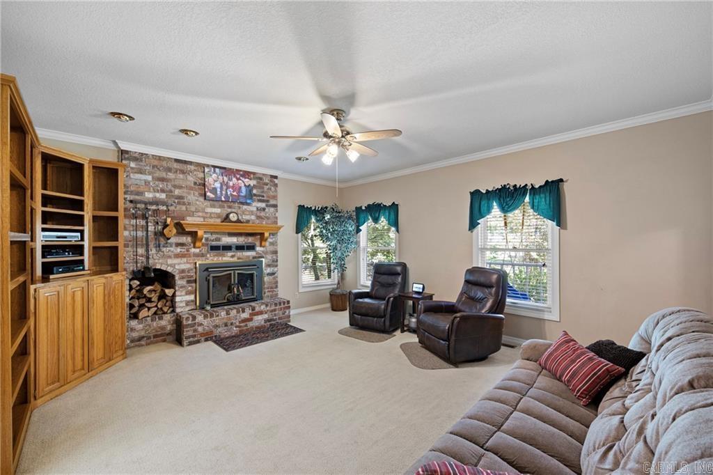 302 Meadow Rd  Russellville, AR