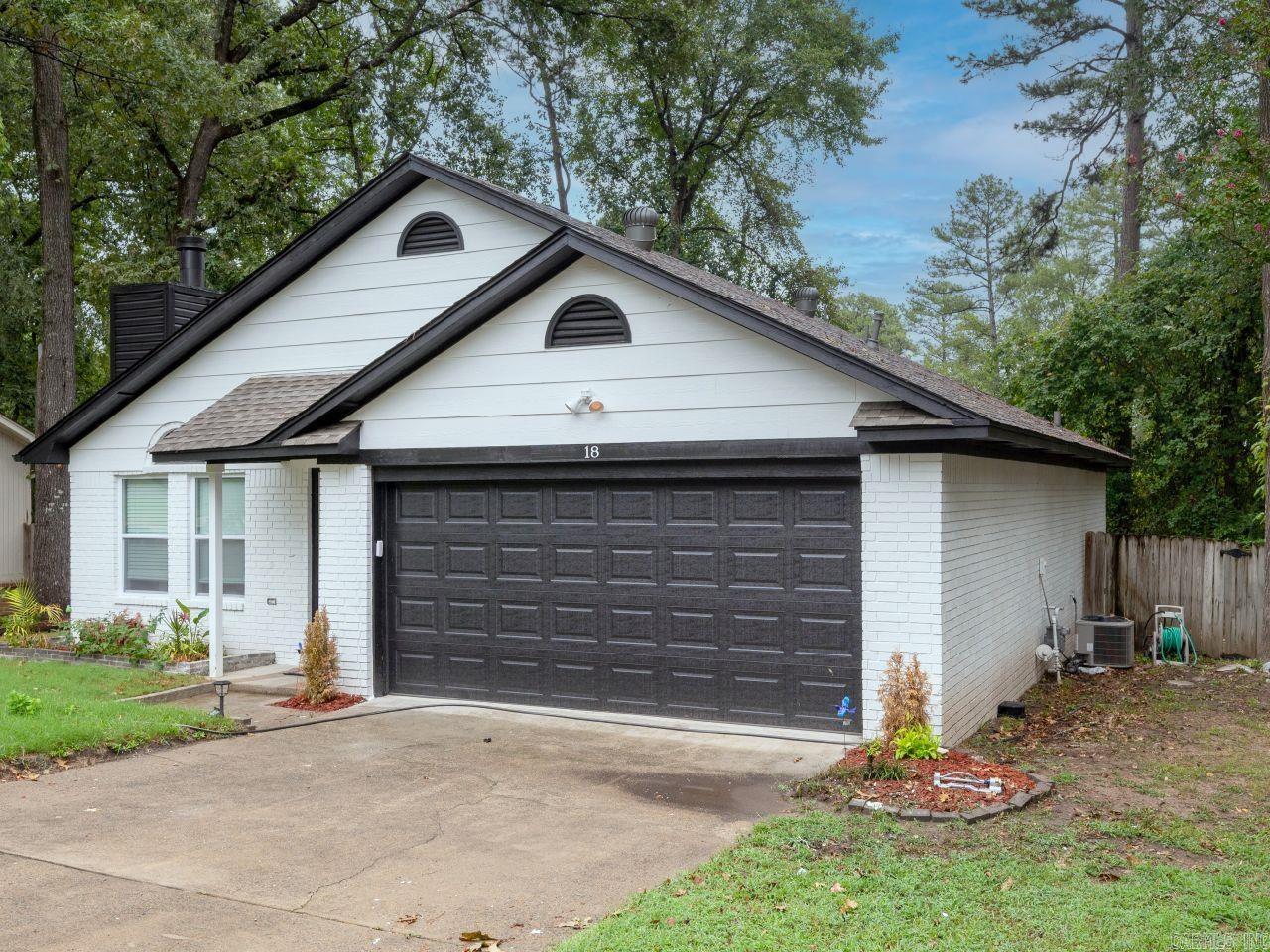 18 Willow Oak  Maumelle, AR