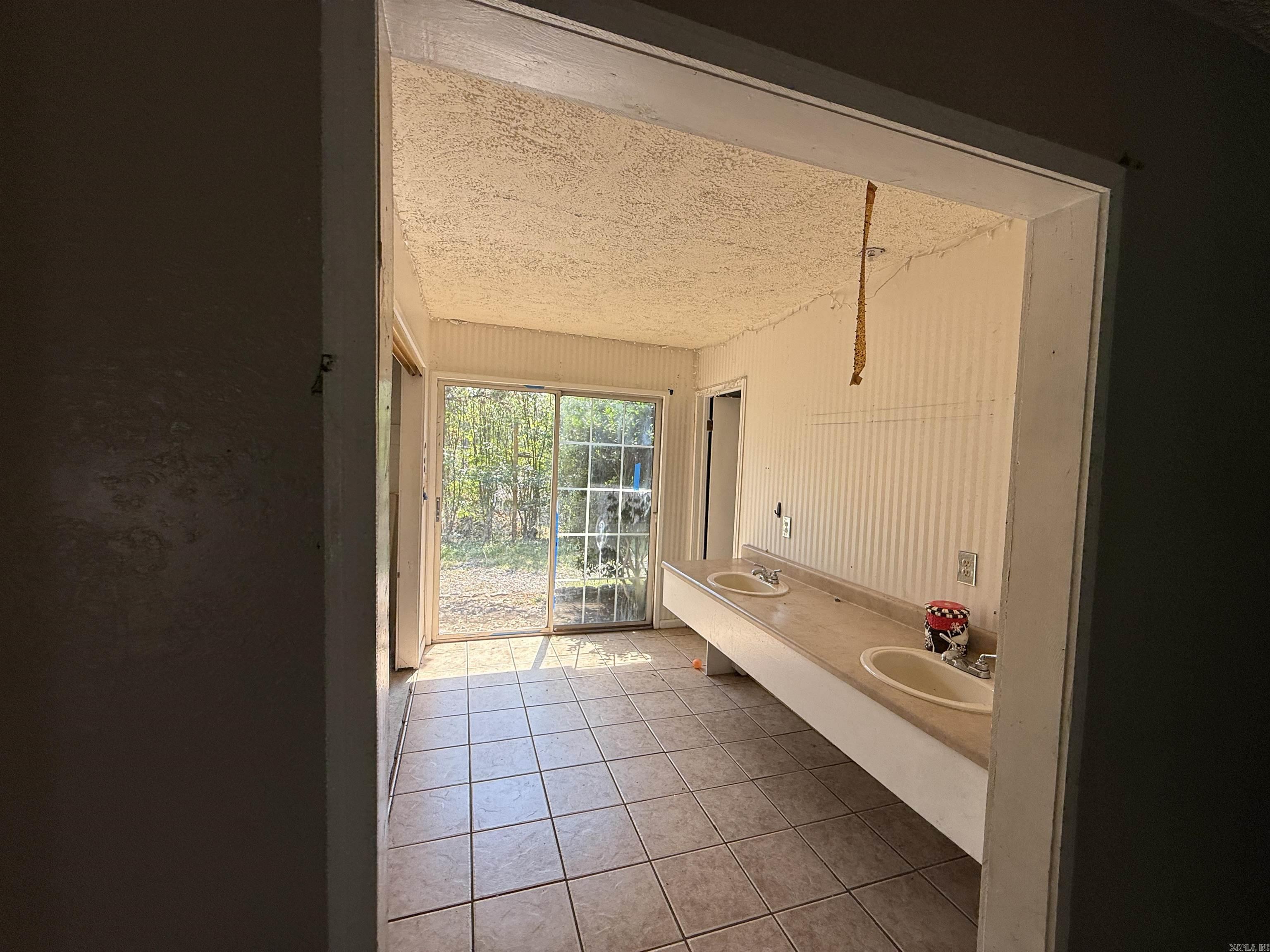 511 Warner Avenue Mena, AR 71953