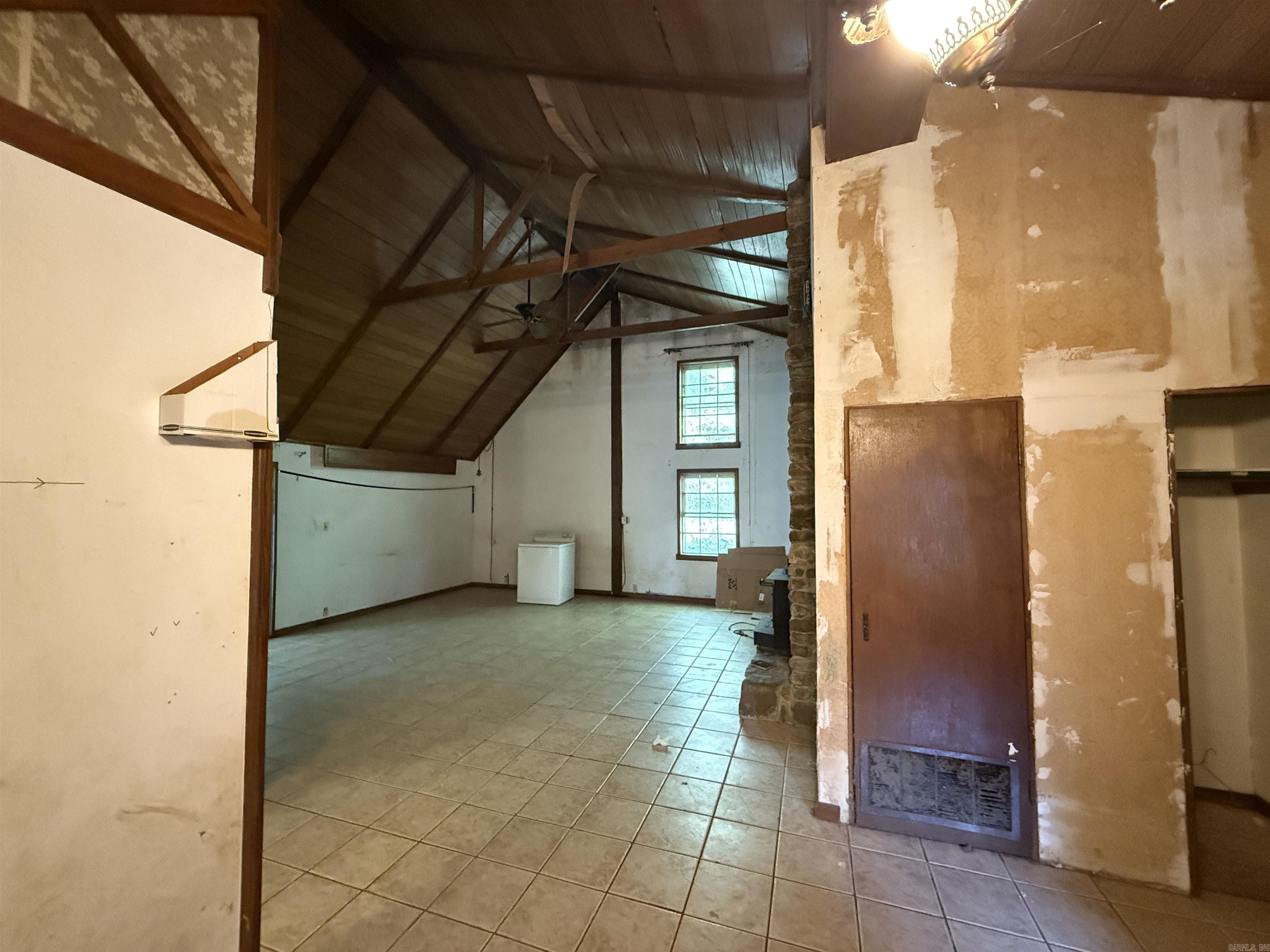 511 Warner Avenue Mena, AR 71953